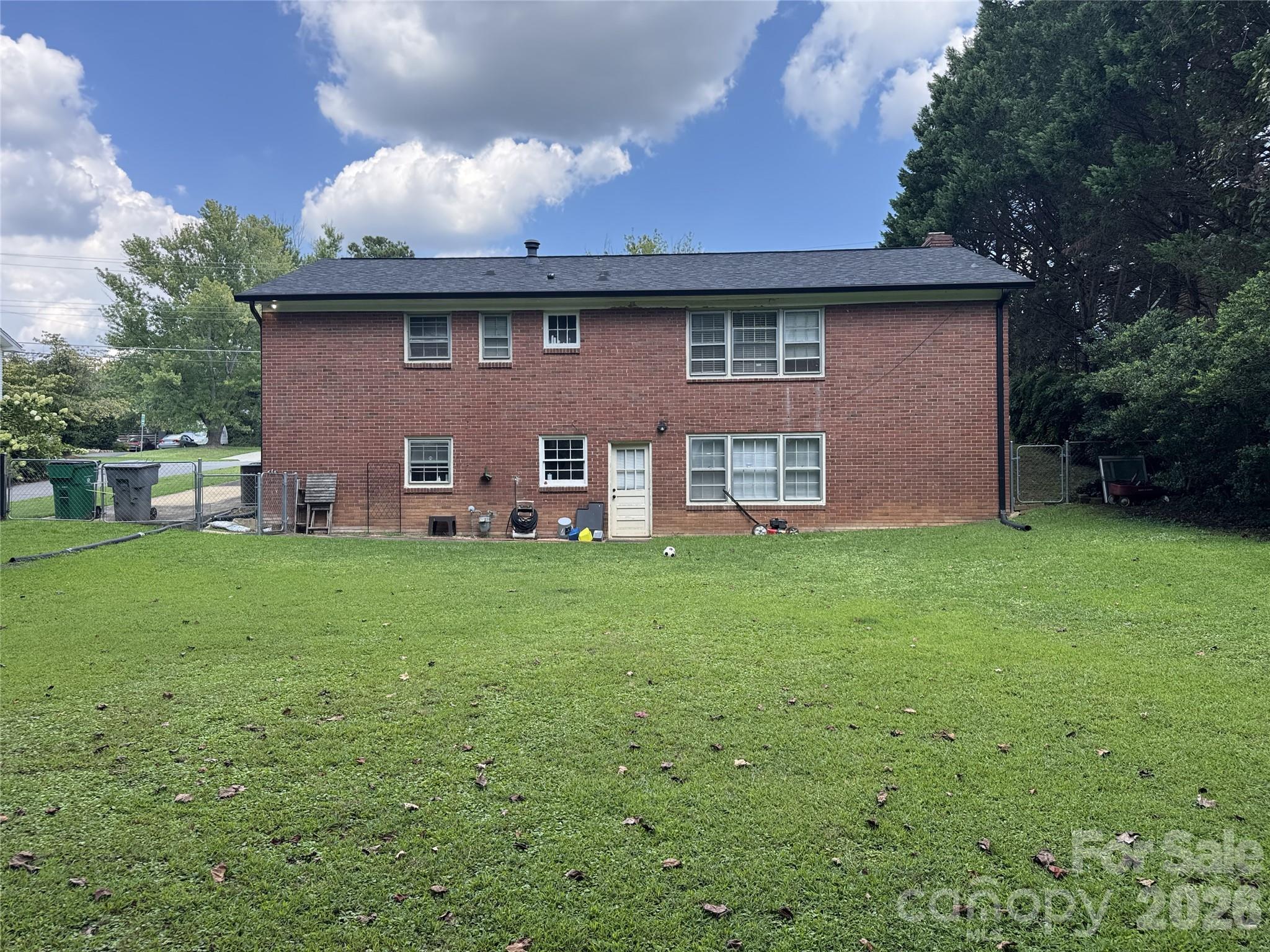 948 Heather Ln, Charlotte, NC 28209