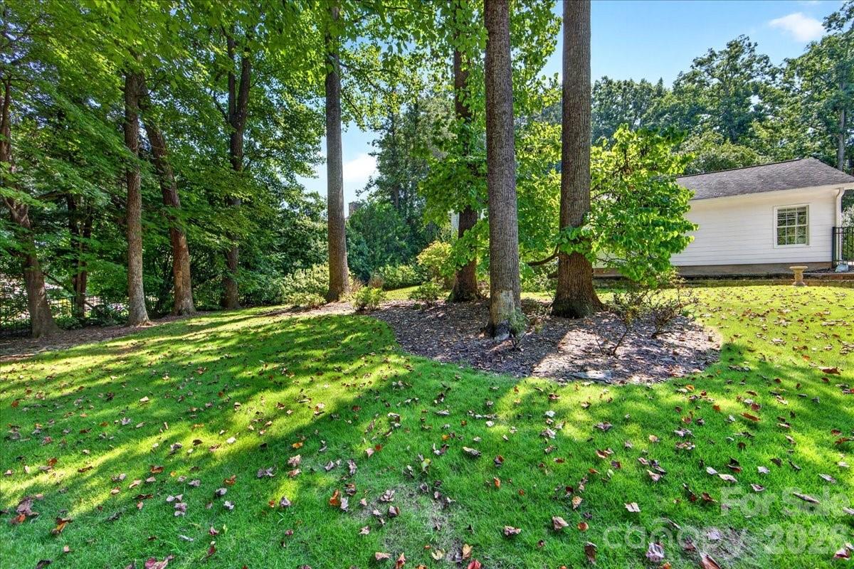 6138 Saint John Ln, Charlotte, NC 28210
