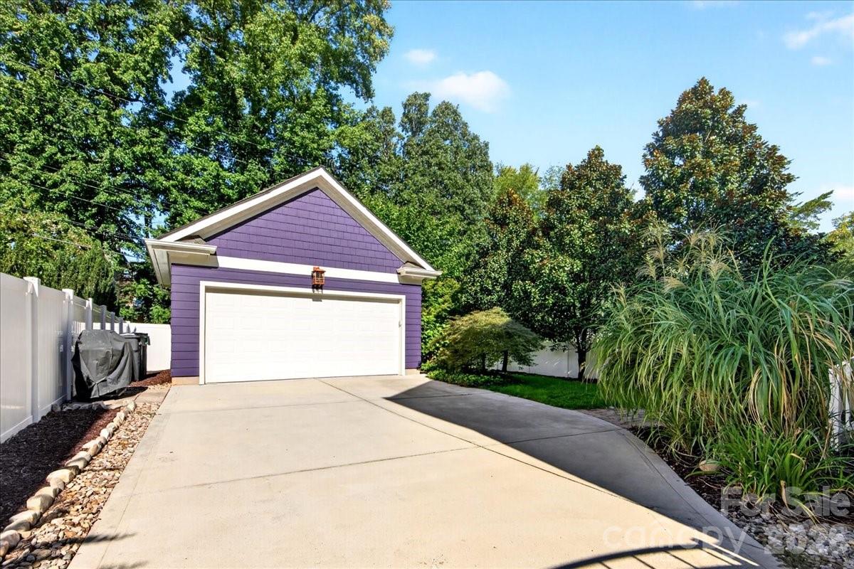 2133 Chatham Ave, Charlotte, NC 28205