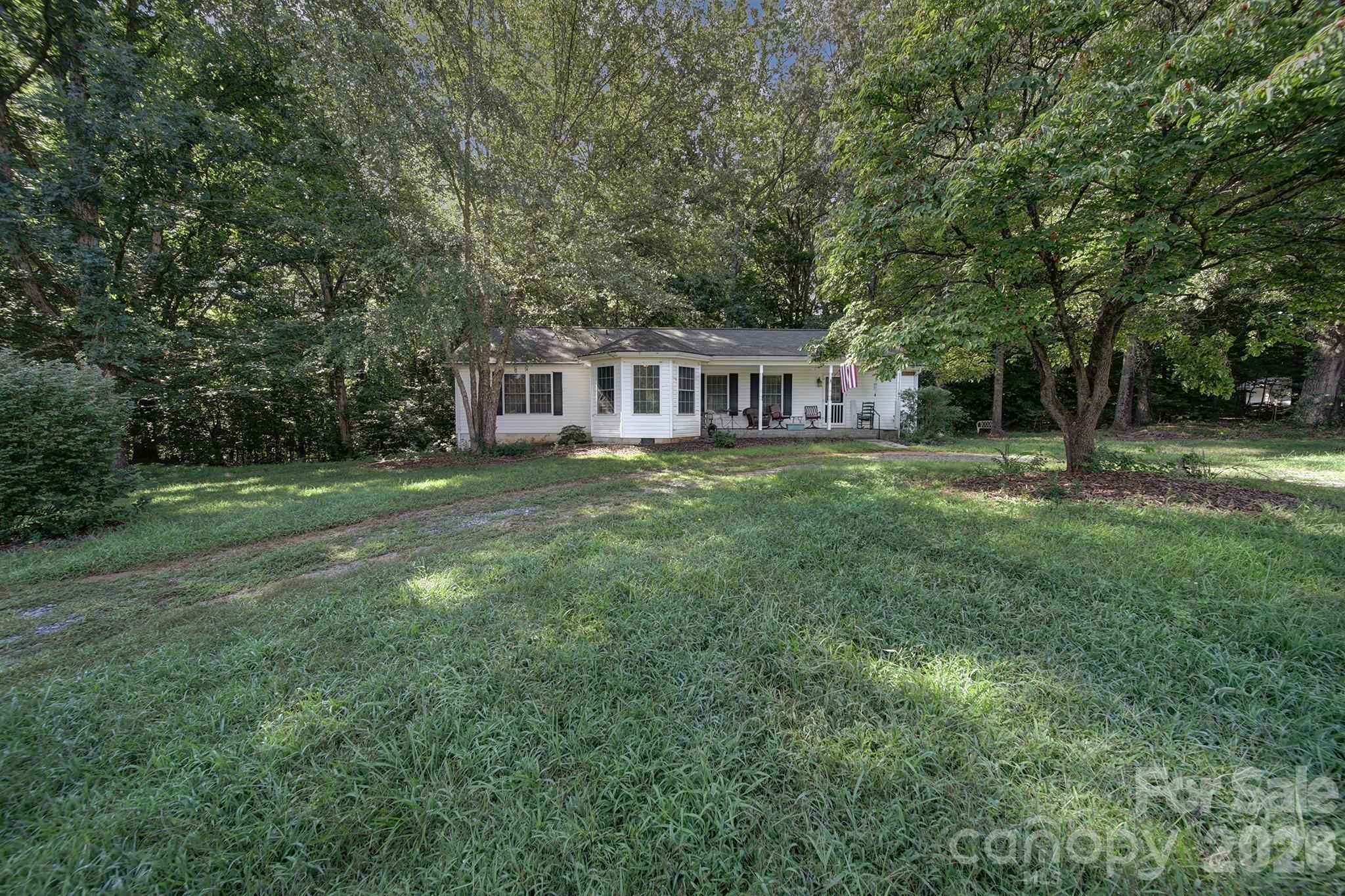 2000 Sossoman Springs Rd, Midland, NC 28107