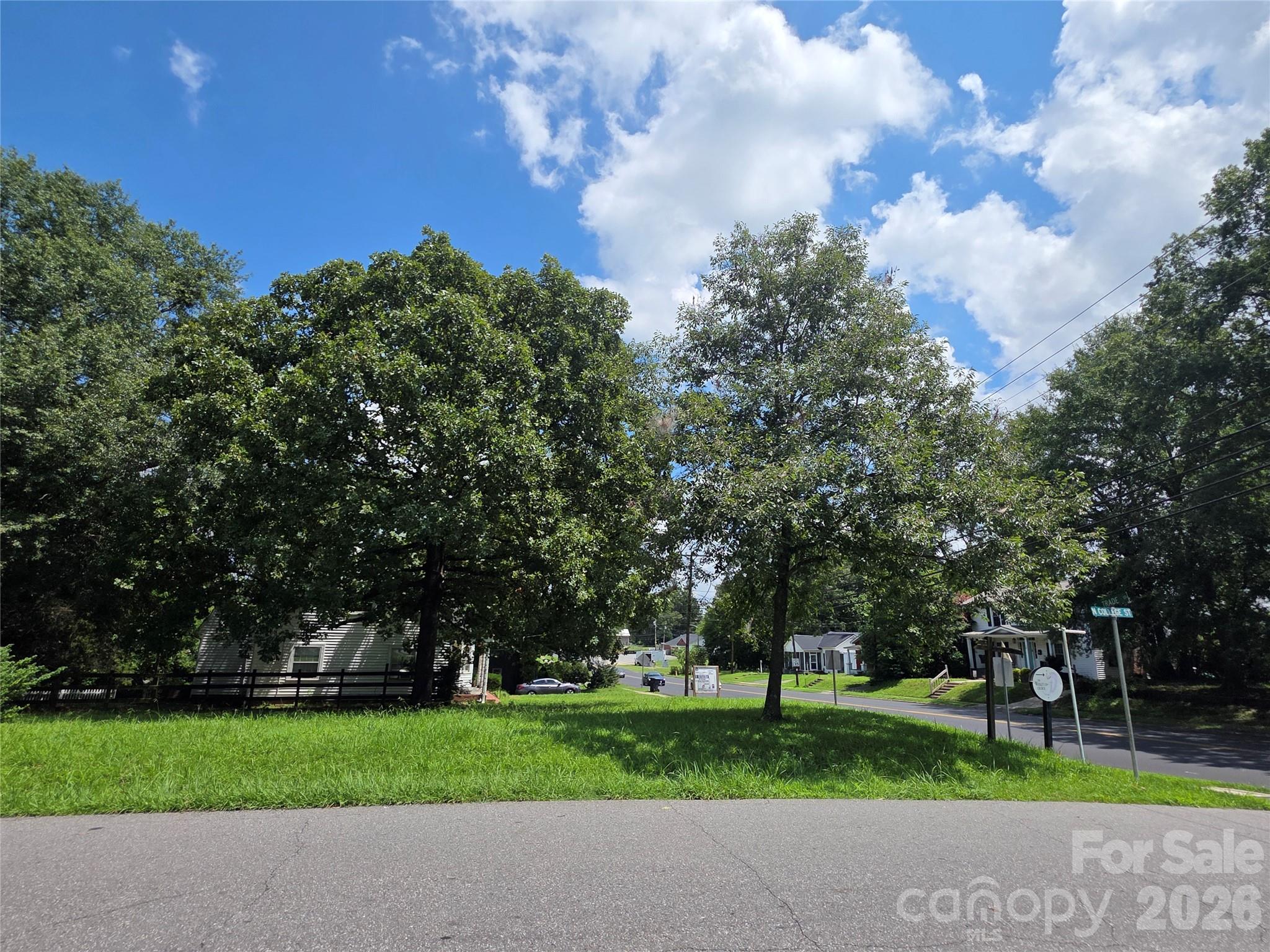 204 E Trade St, Dallas, NC 28034