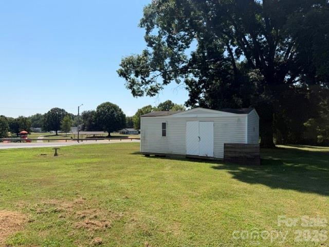 1722 Unity Dr, Statesville, NC 28625