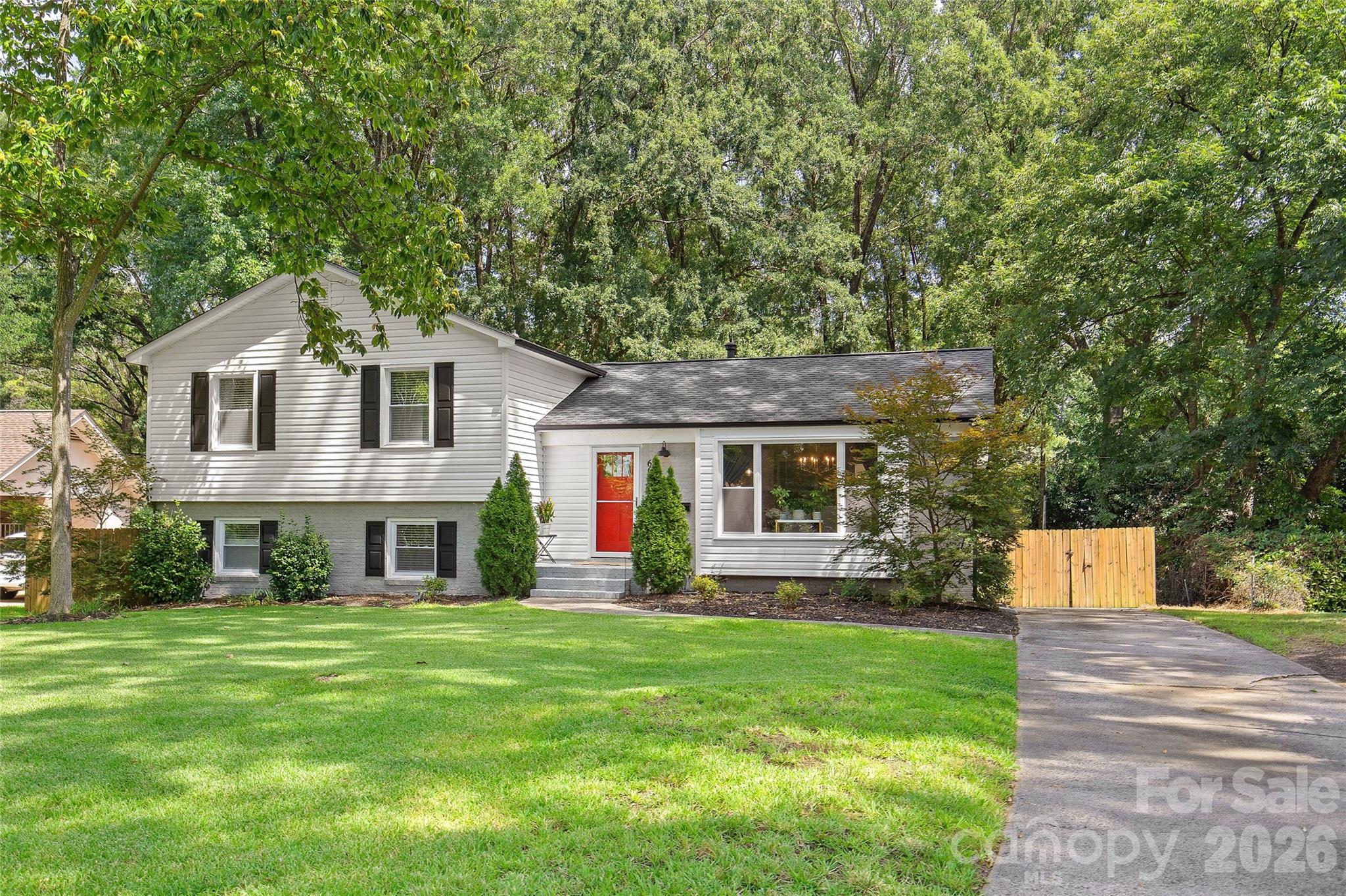 6623 Long Meadow Rd, Charlotte, NC 28210