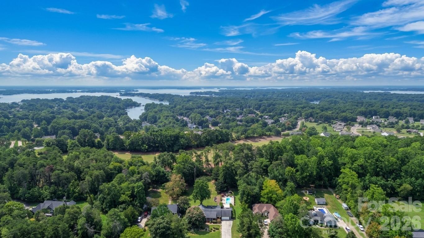 127 Fairway Dr, Mooresville, NC 28117