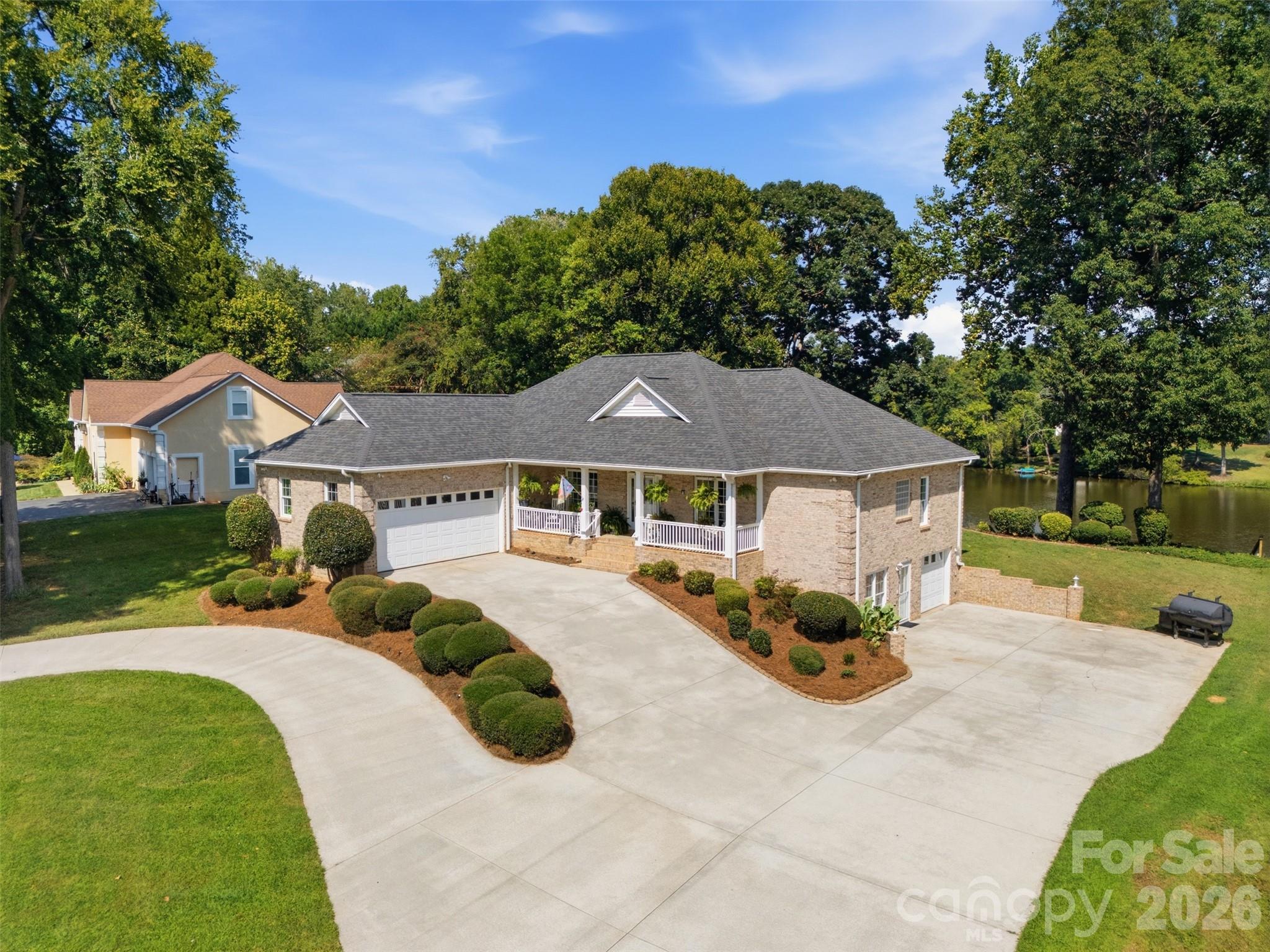 401 Armstrong Dr, Belmont, NC 28012