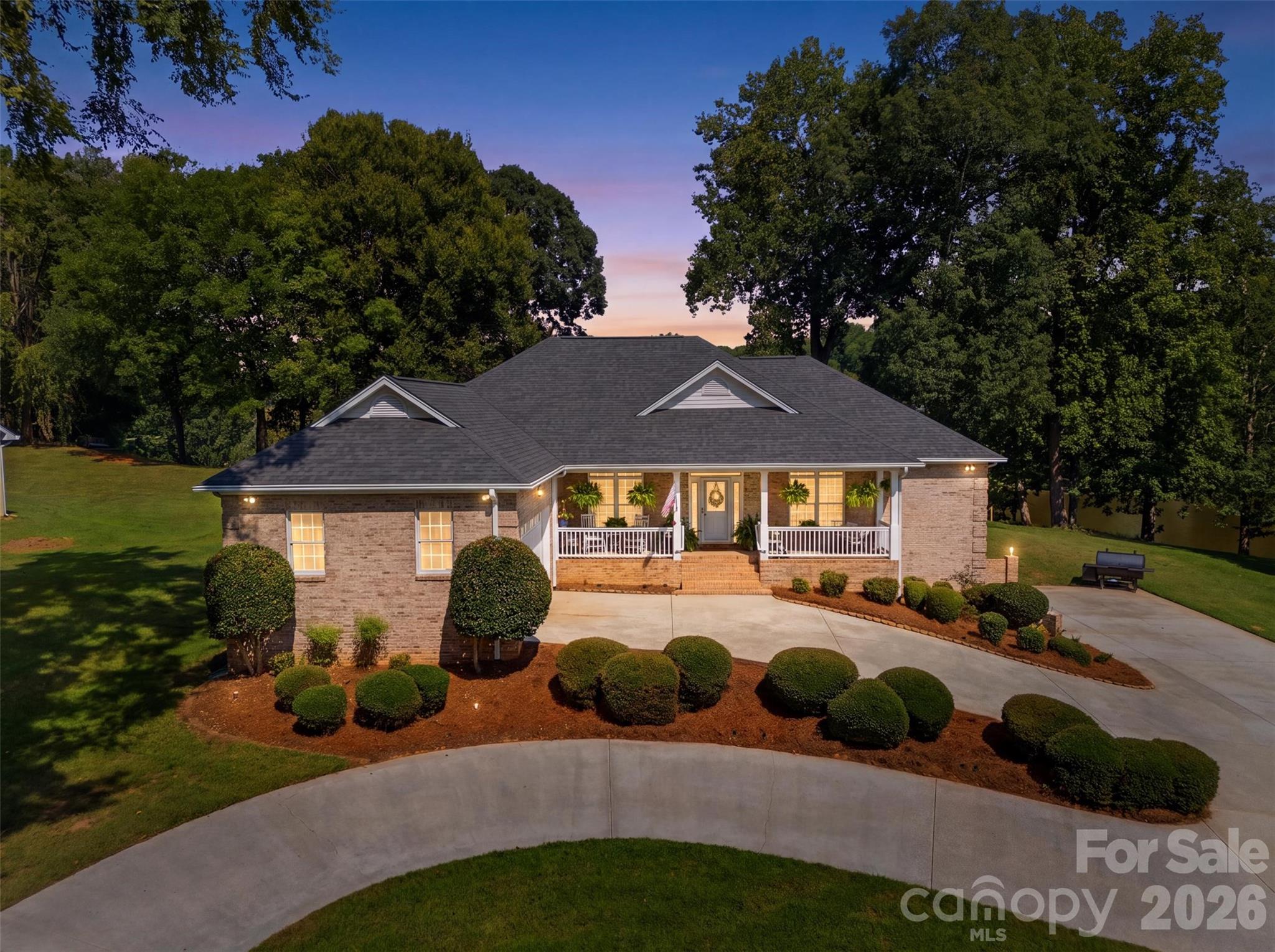 401 Armstrong Dr, Belmont, NC 28012