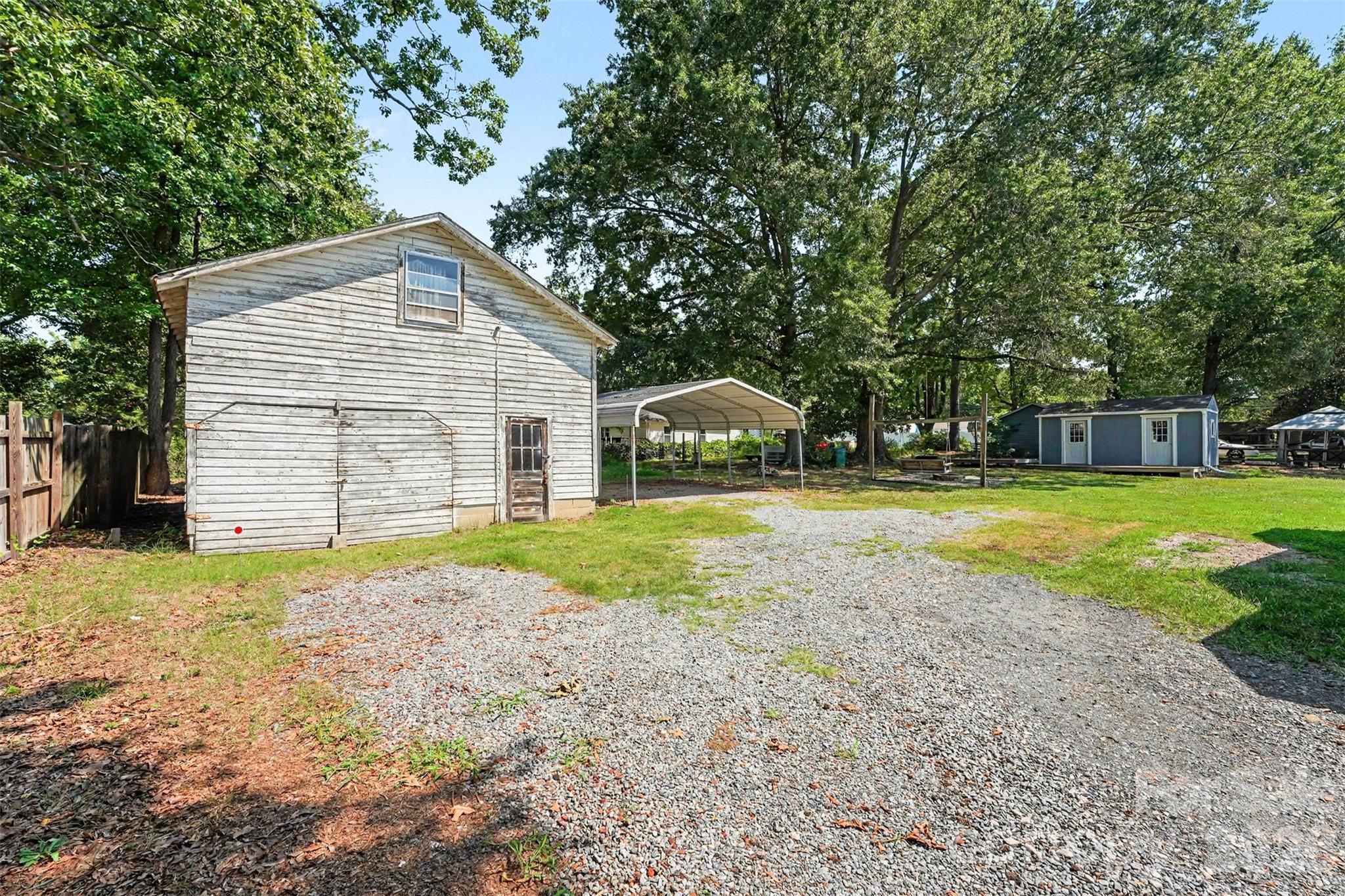1911 Central Dr, Kannapolis, NC 28083