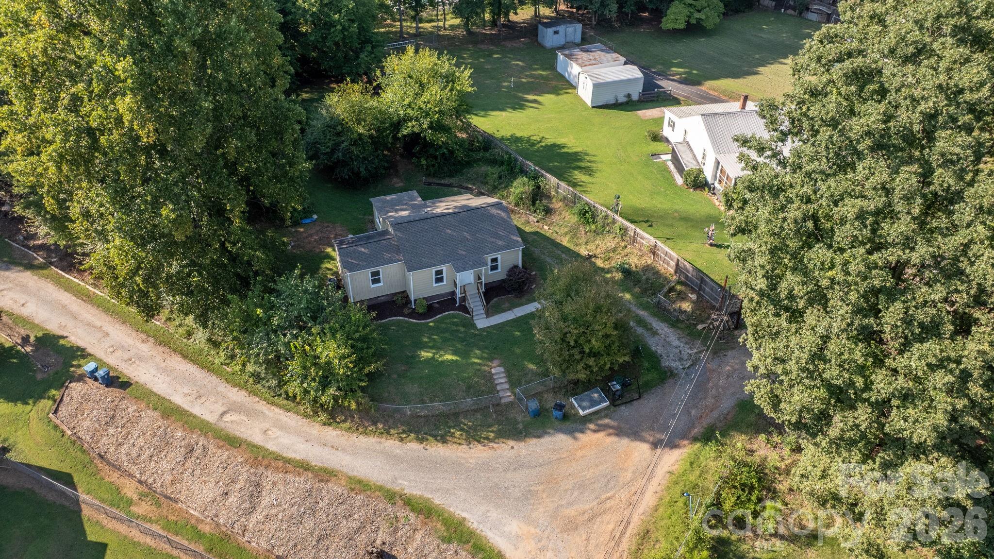 3221 1st Avenue Dr SE, Conover, NC 28613