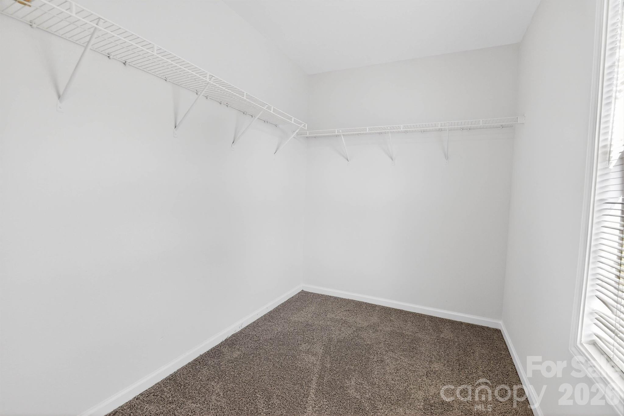 1911 Flushing Ct, Charlotte, NC 28215