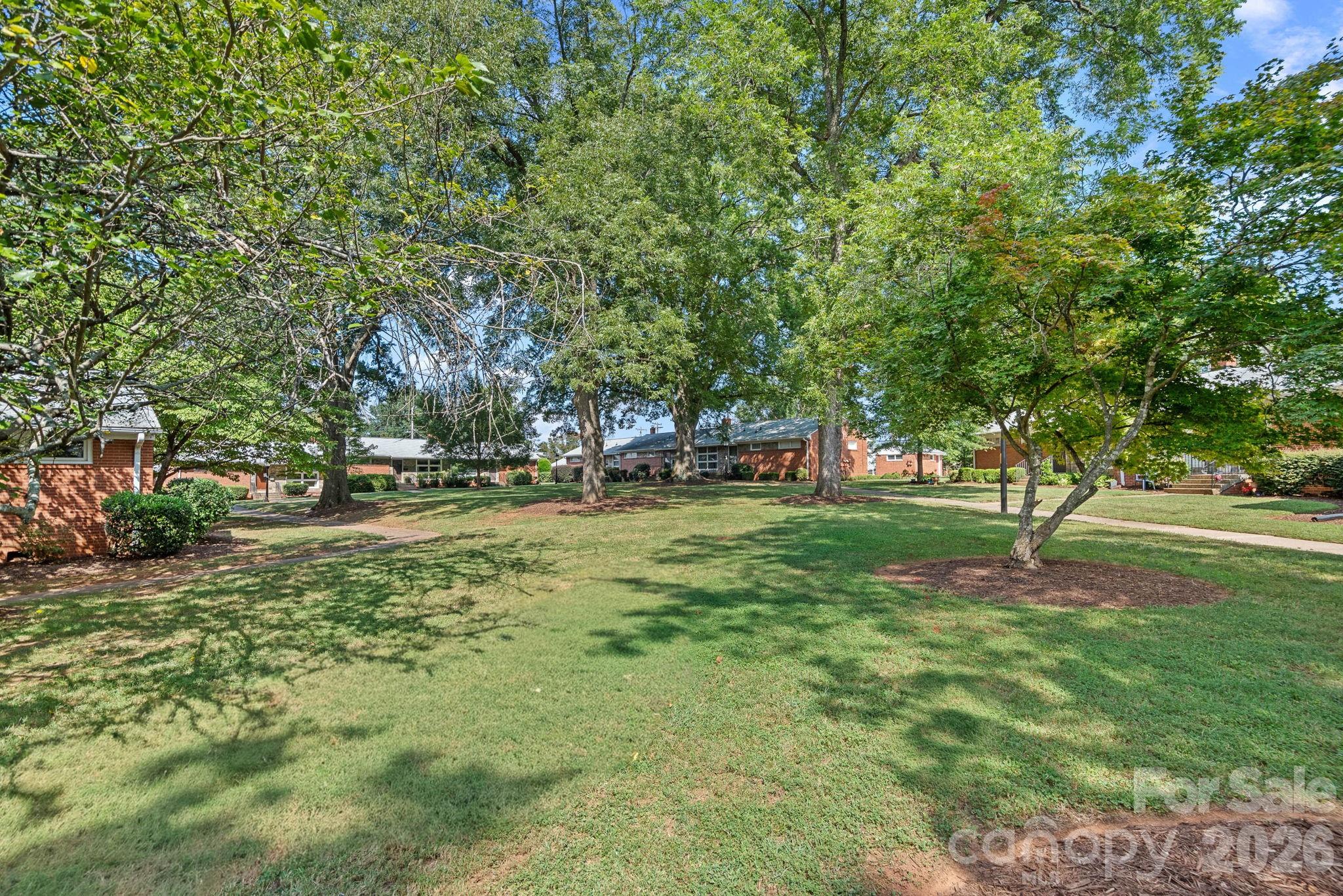 4703 Woodlark Ln, Charlotte, NC 28211