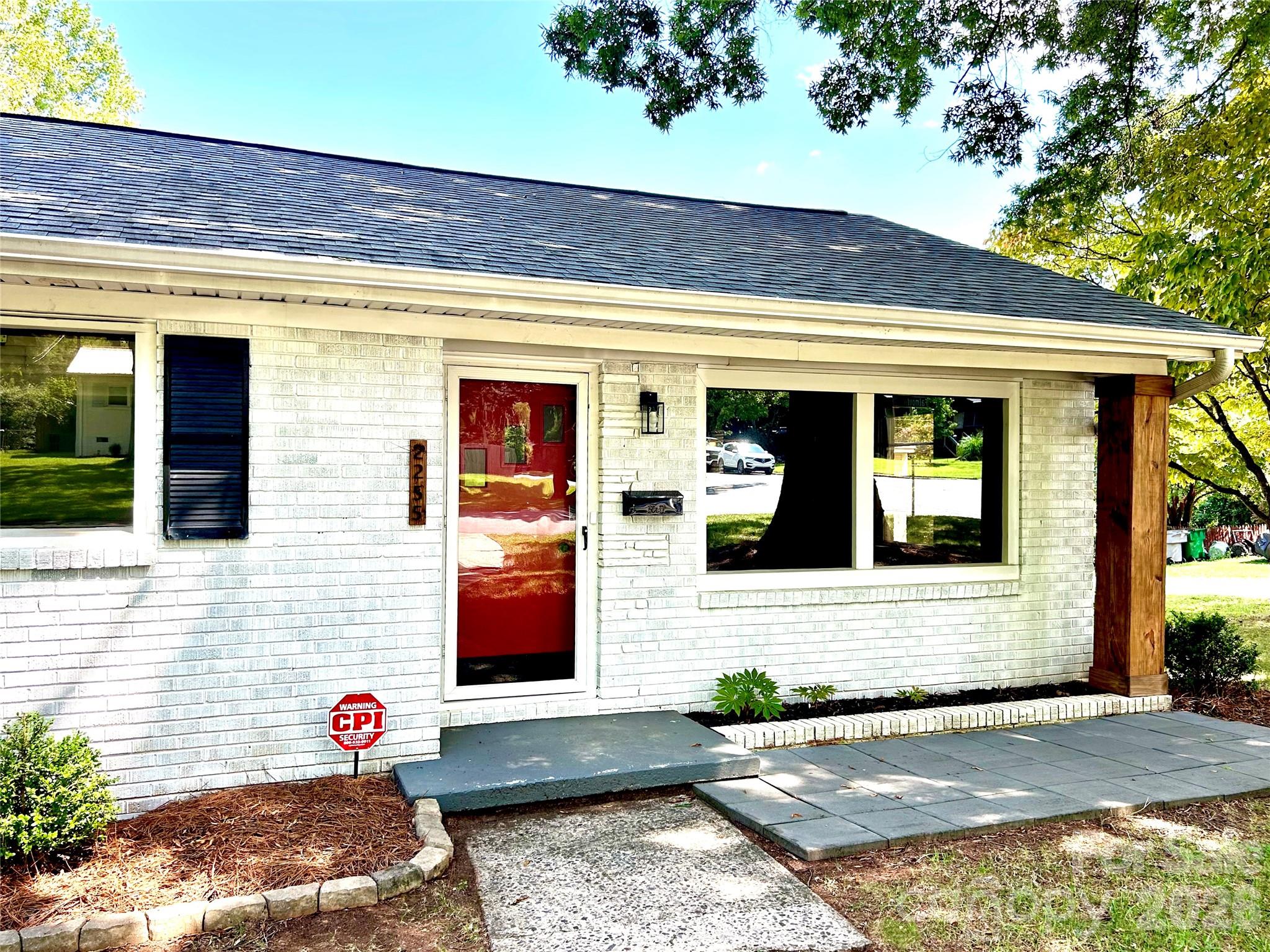 2255 Falmouth Rd, Charlotte, NC 28205