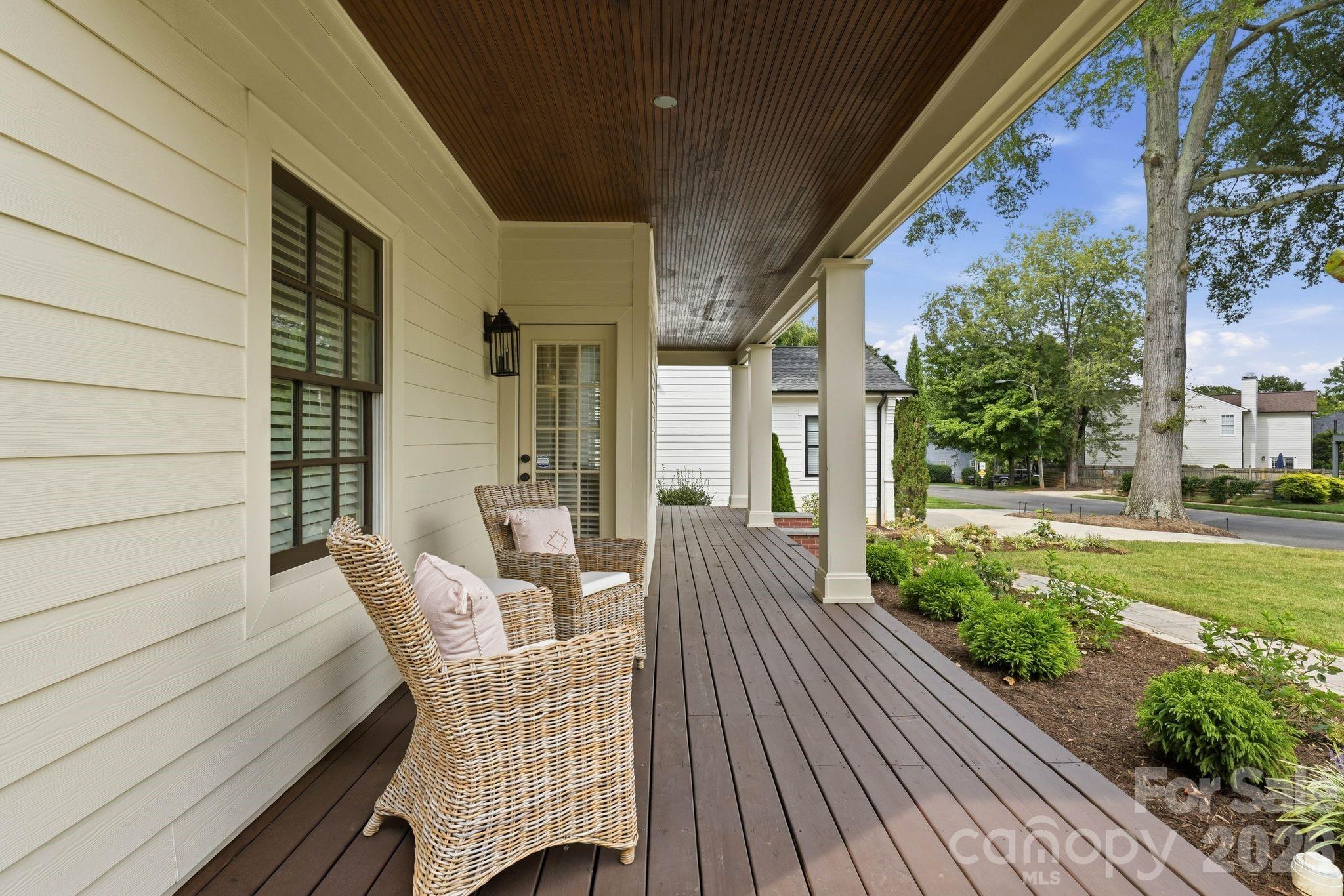 1815 Dearmon Dr, Charlotte, NC 28205