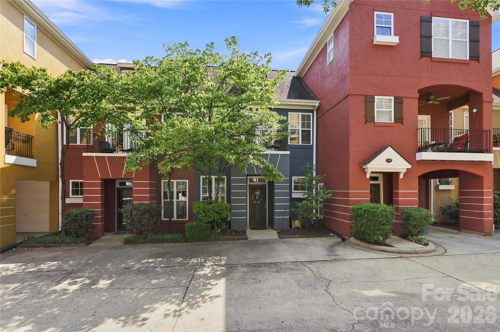 942 Hawthorne Bridge Ct, Charlotte, NC 28204