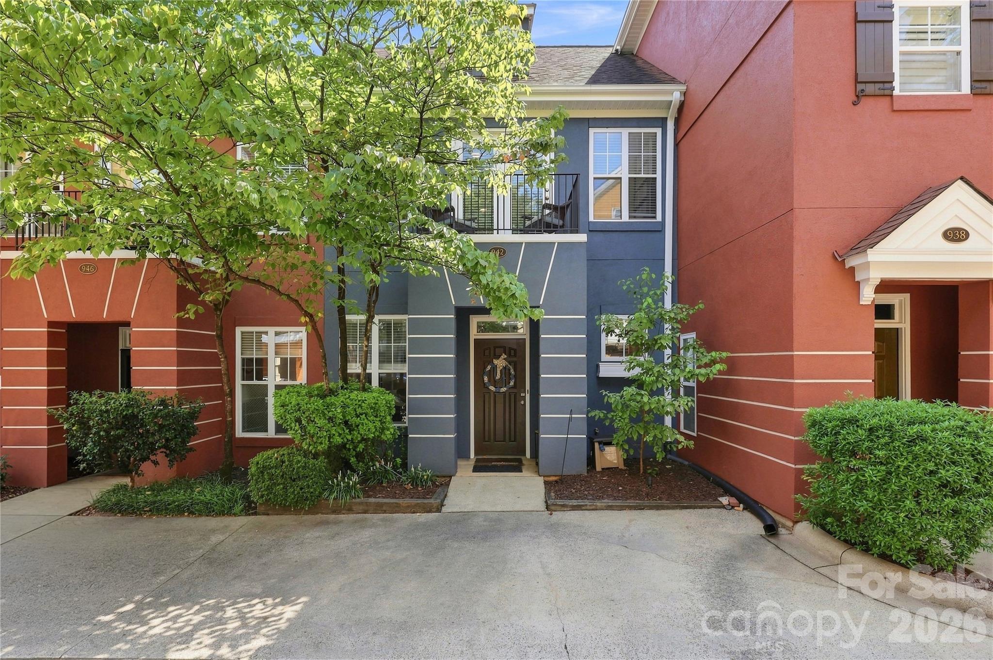 942 Hawthorne Bridge Ct, Charlotte, NC 28204