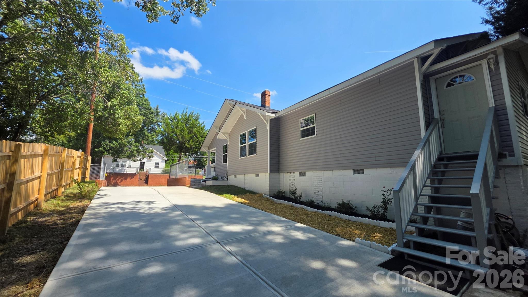 406 S Market St, Lancaster, SC 29720