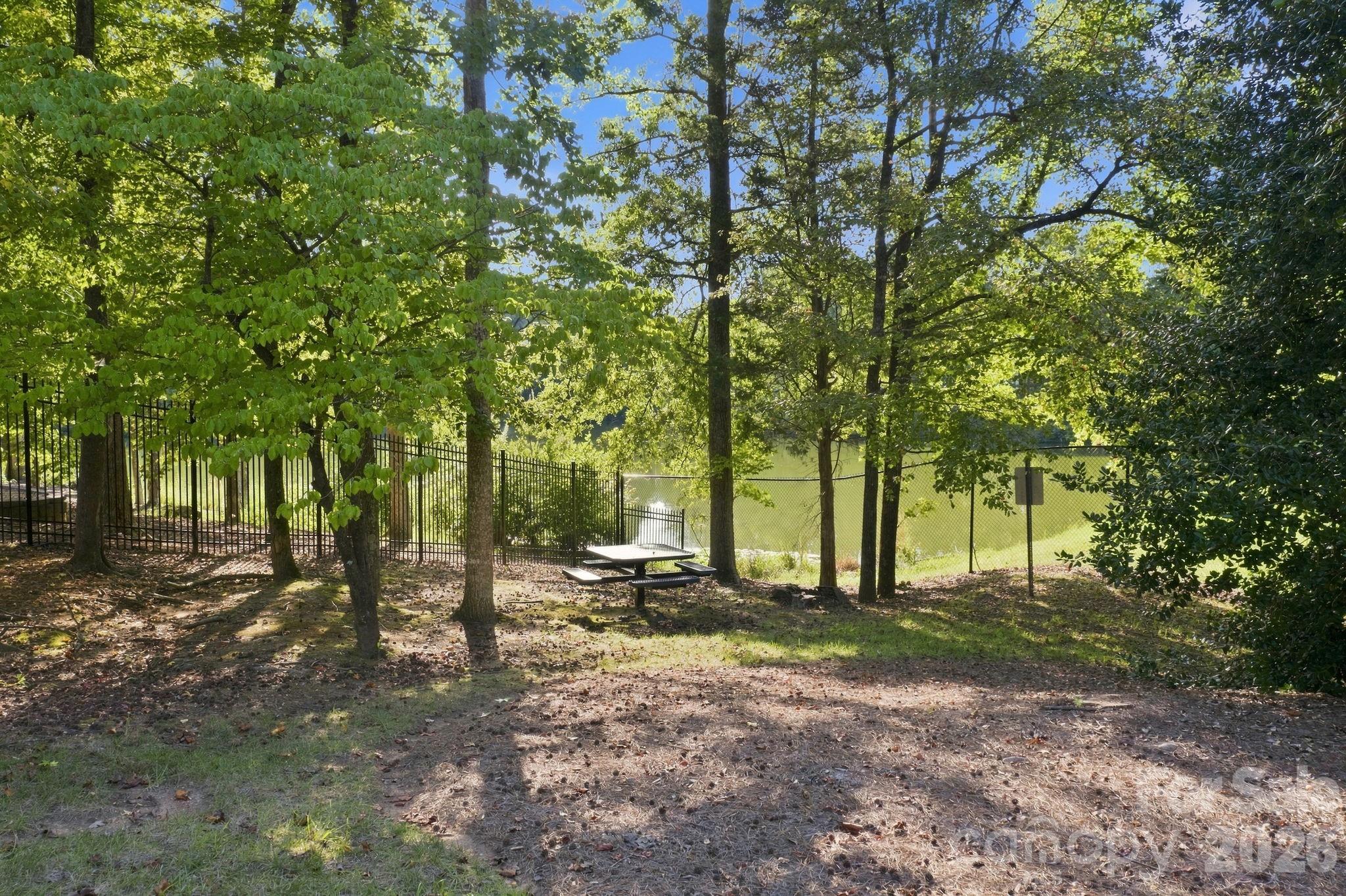 3726 Ashford Leigh Ct, Charlotte, NC 28269