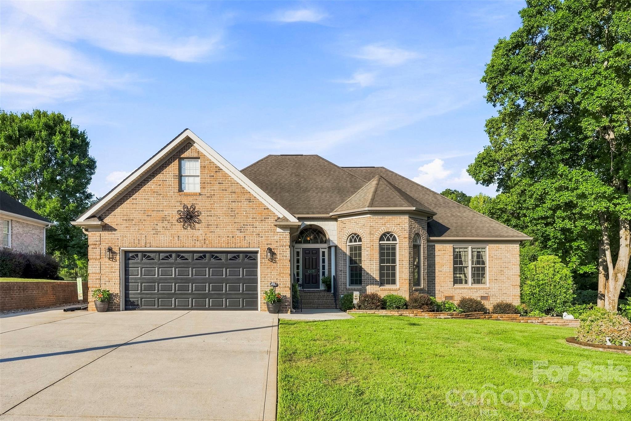 1277 White Pond Dr, Gastonia, NC 28056