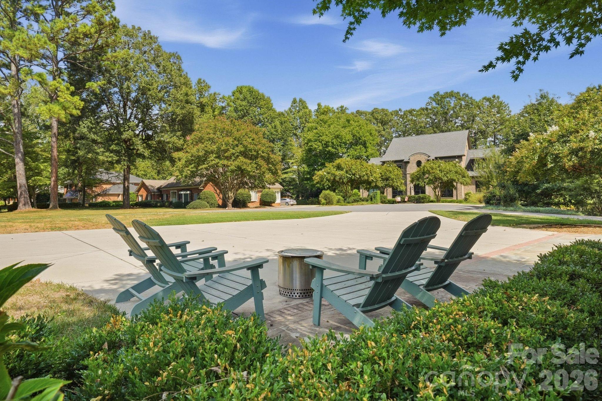 400 Fesbrook Ct, Charlotte, NC 28270