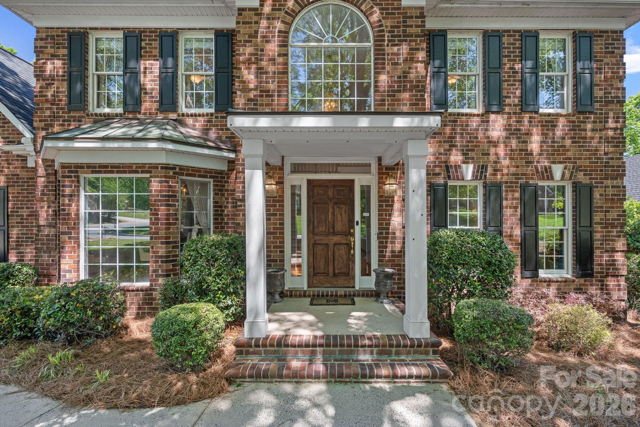 2401 Flagstick Dr, Matthews, NC 28104
