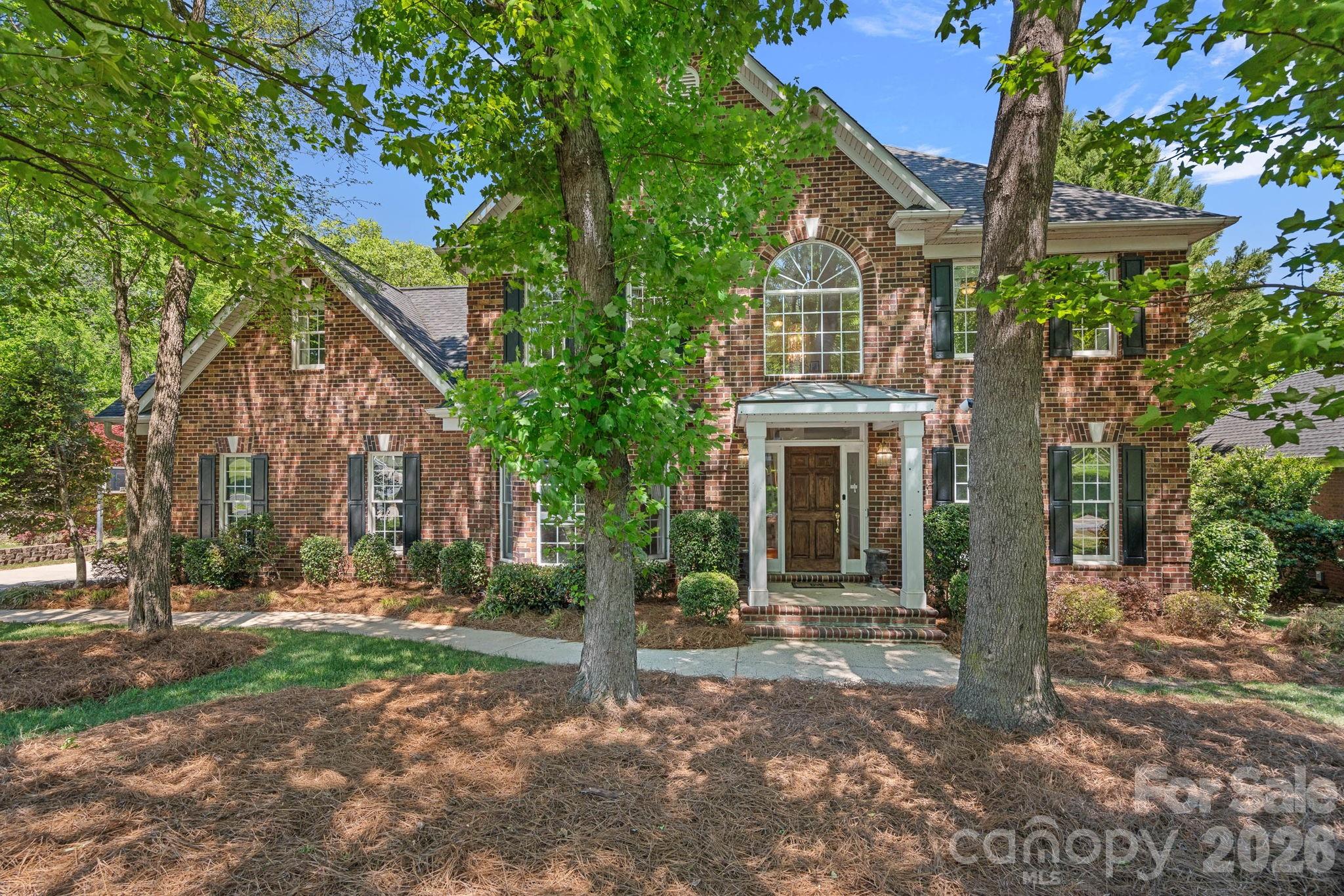 2401 Flagstick Dr, Matthews, NC 28104