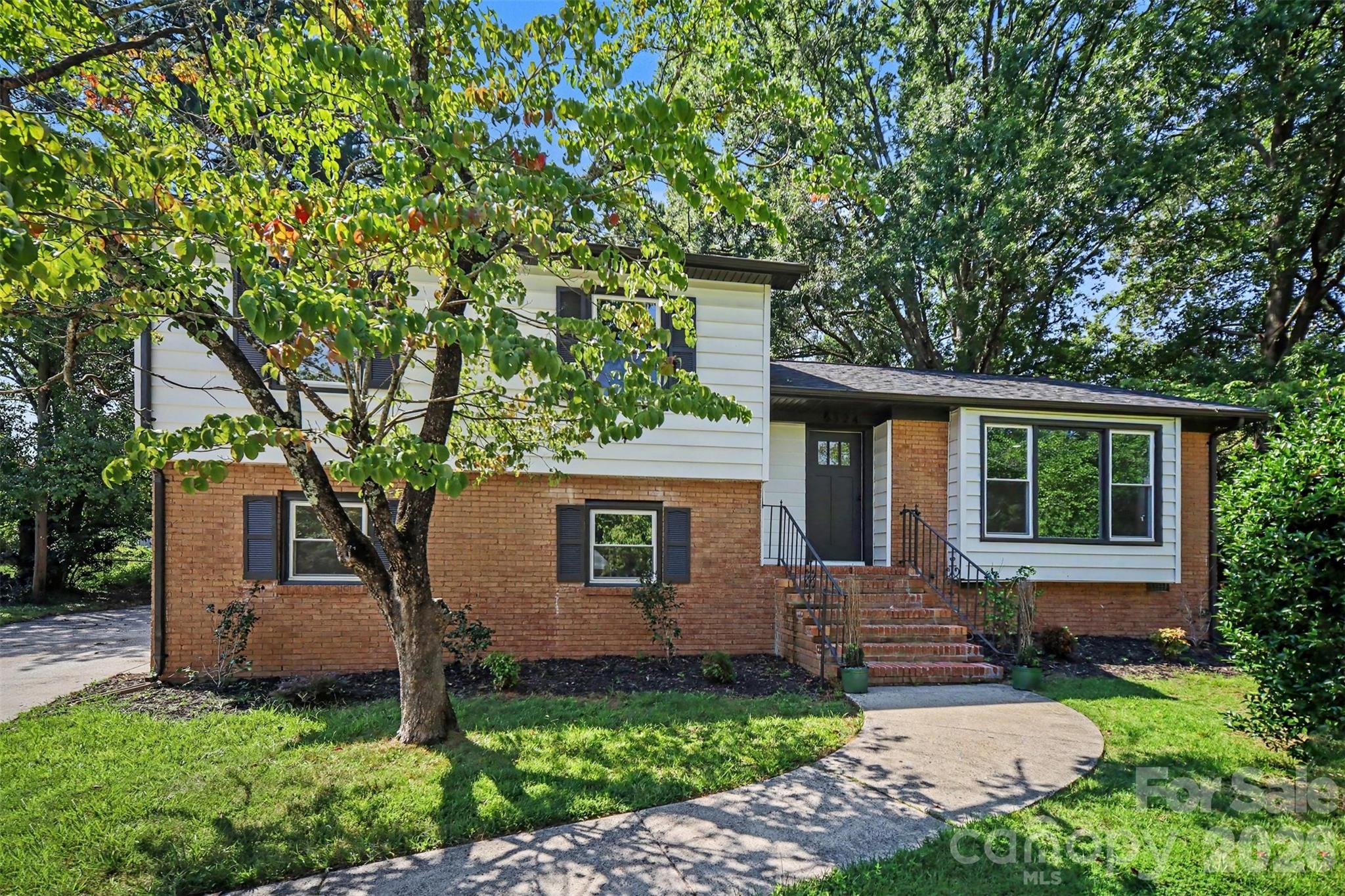 5324 Cheval Pl, Charlotte, NC 28205
