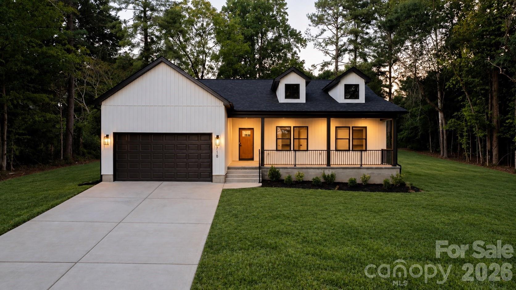 718 W 1st St, Newton, NC 28658