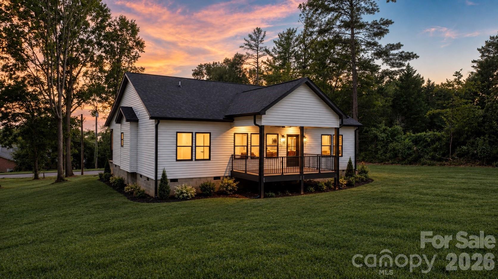 718 W 1st St, Newton, NC 28658