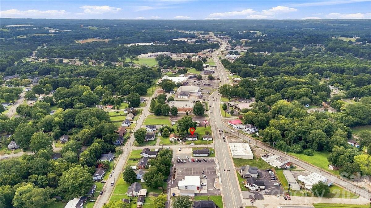 305 Poplar St, Gaffney, SC 29341