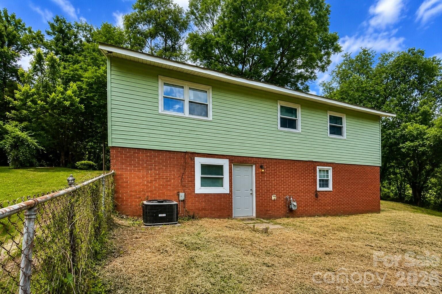 2756 Coronet Way, Charlotte, NC 28208
