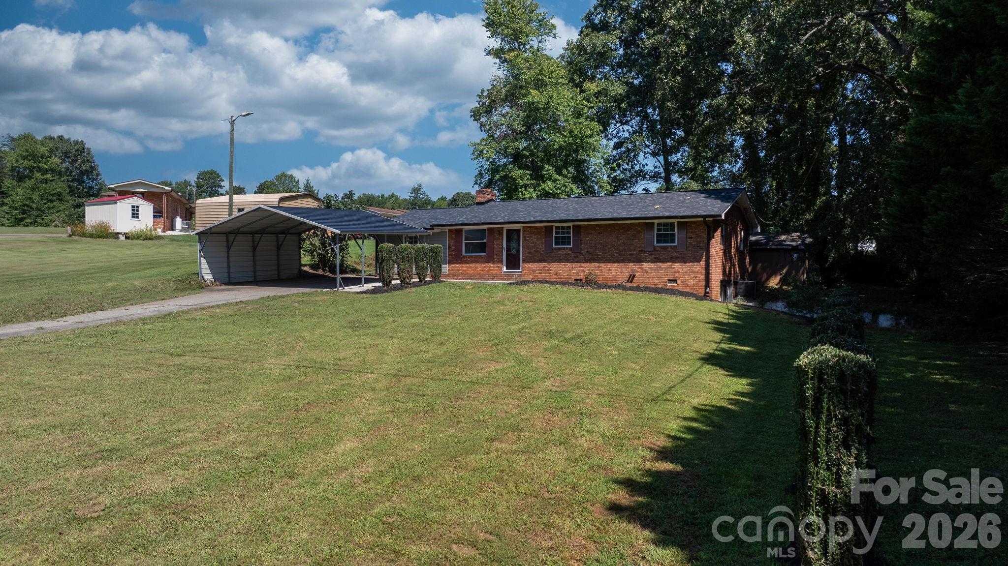 2823 39th Ave NE, Hickory, NC 28601