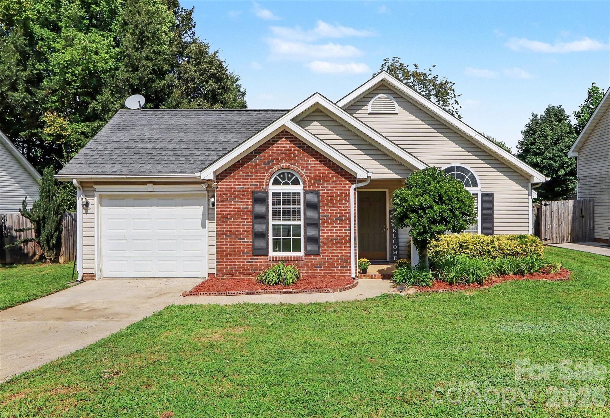 416 Mcginn Grove Dr, Charlotte, NC 28216