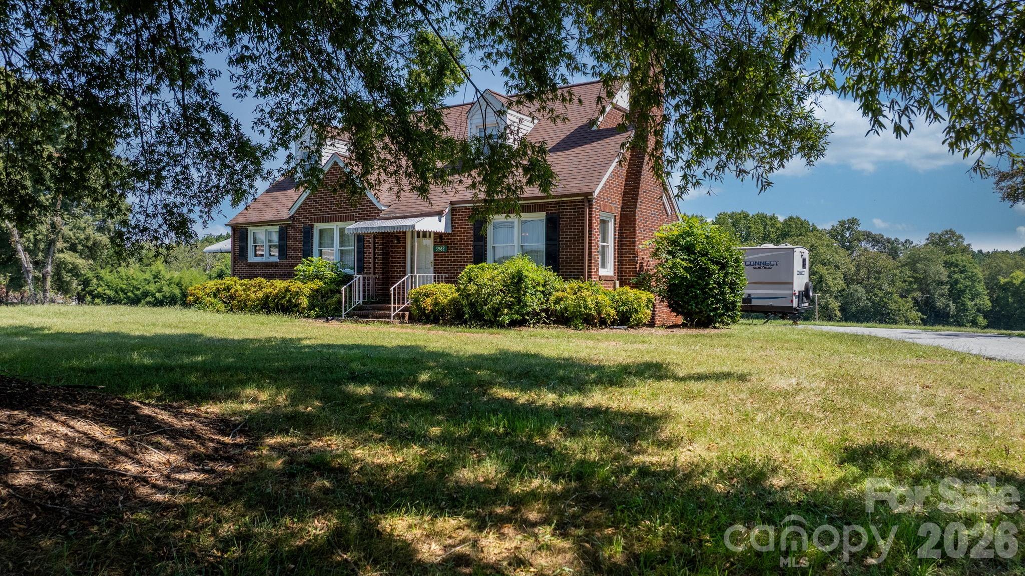 3962 Startown Rd, Newton, NC 28658