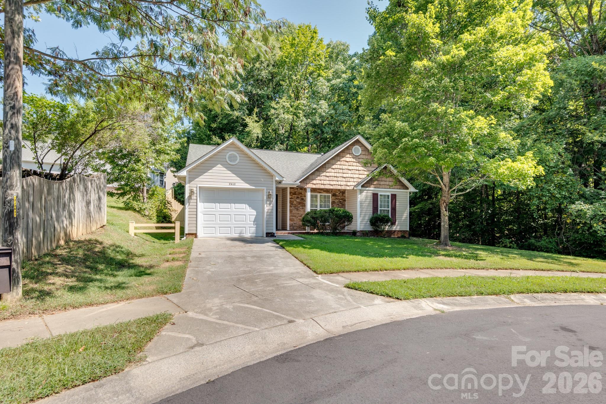 7917 Pebbleridge Dr, Charlotte, NC 28212