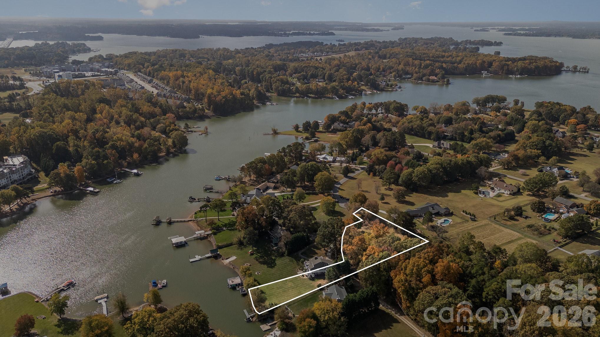 332 Queens Cove Rd, Mooresville, NC 28117