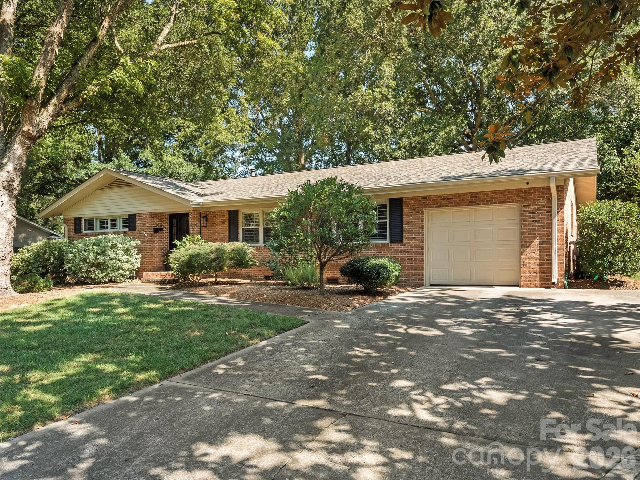 3523 Round Oak Rd, Charlotte, NC 28210