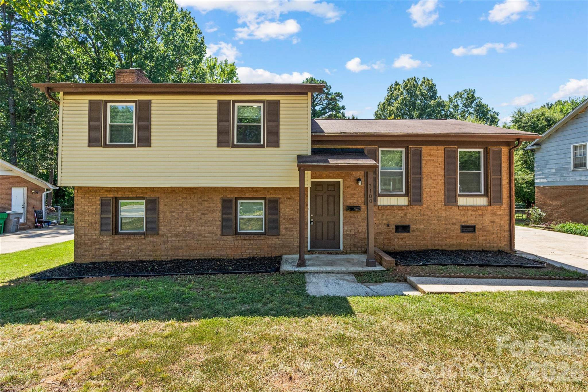 7100 Covecreek Dr, Charlotte, NC 28215