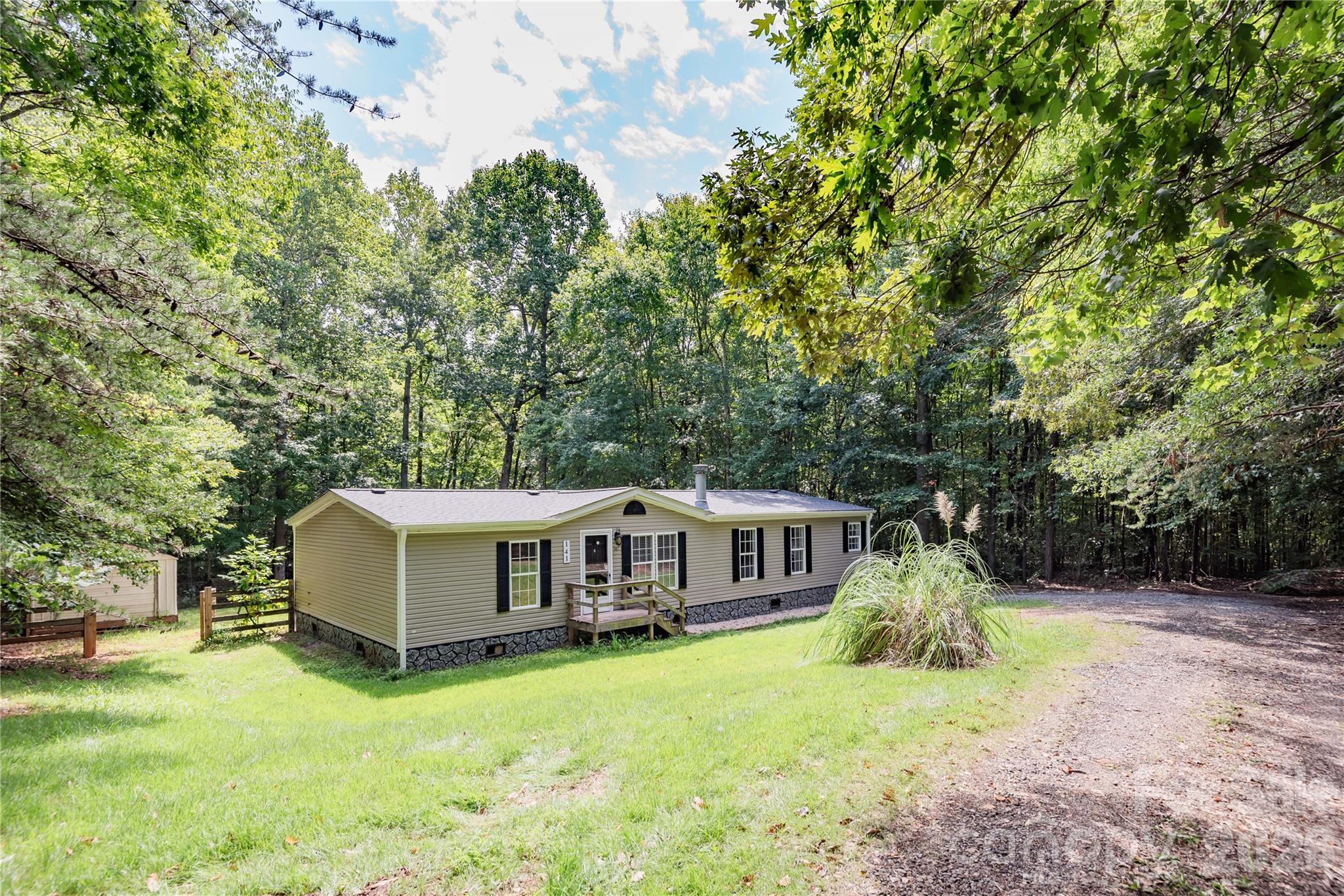 141 Tommys Ln, Mooresville, NC 28117
