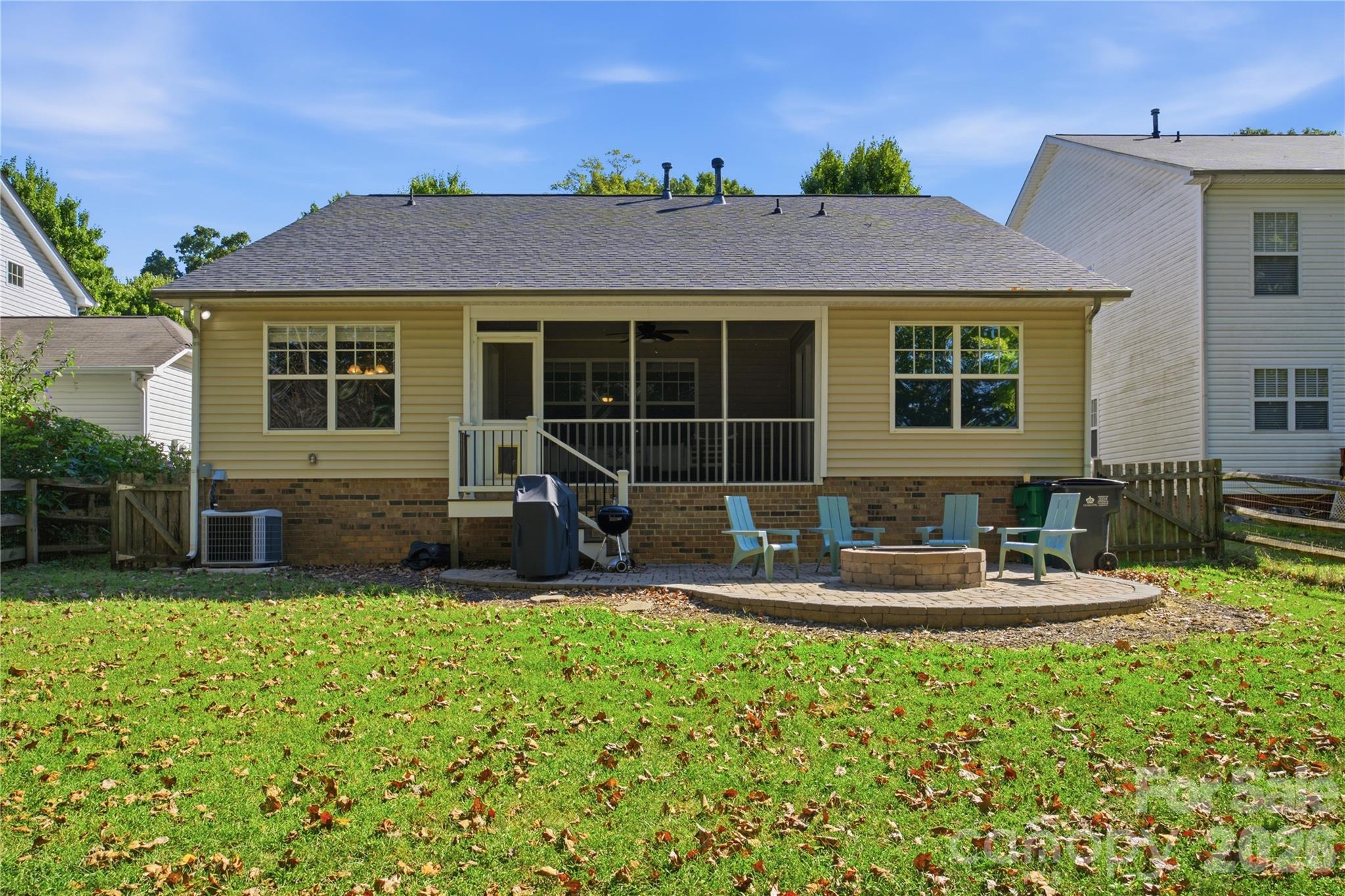 9533 Brighthaven Ln, Charlotte, NC 28214