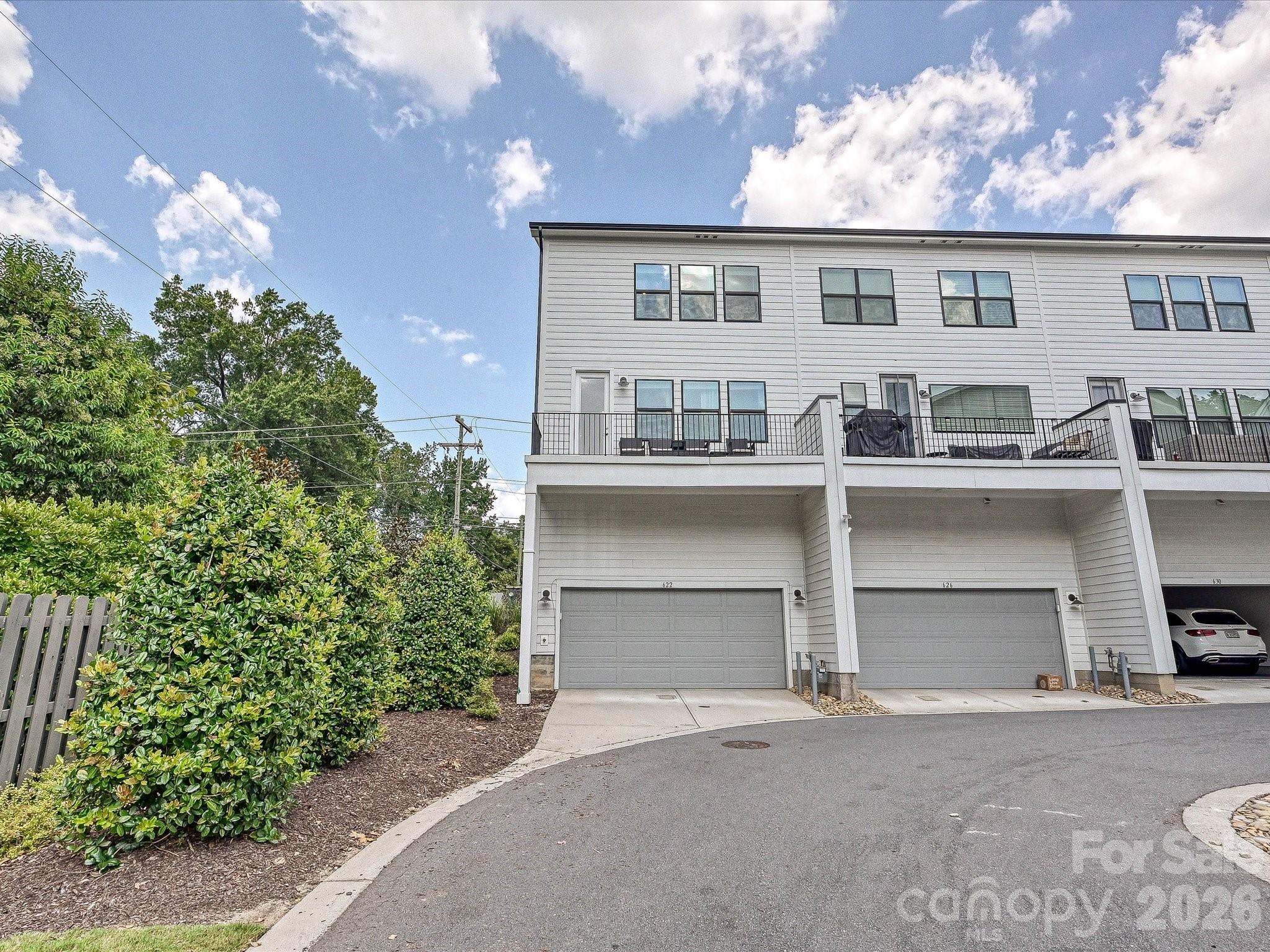 622 E Woodlawn Rd, Charlotte, NC 28209