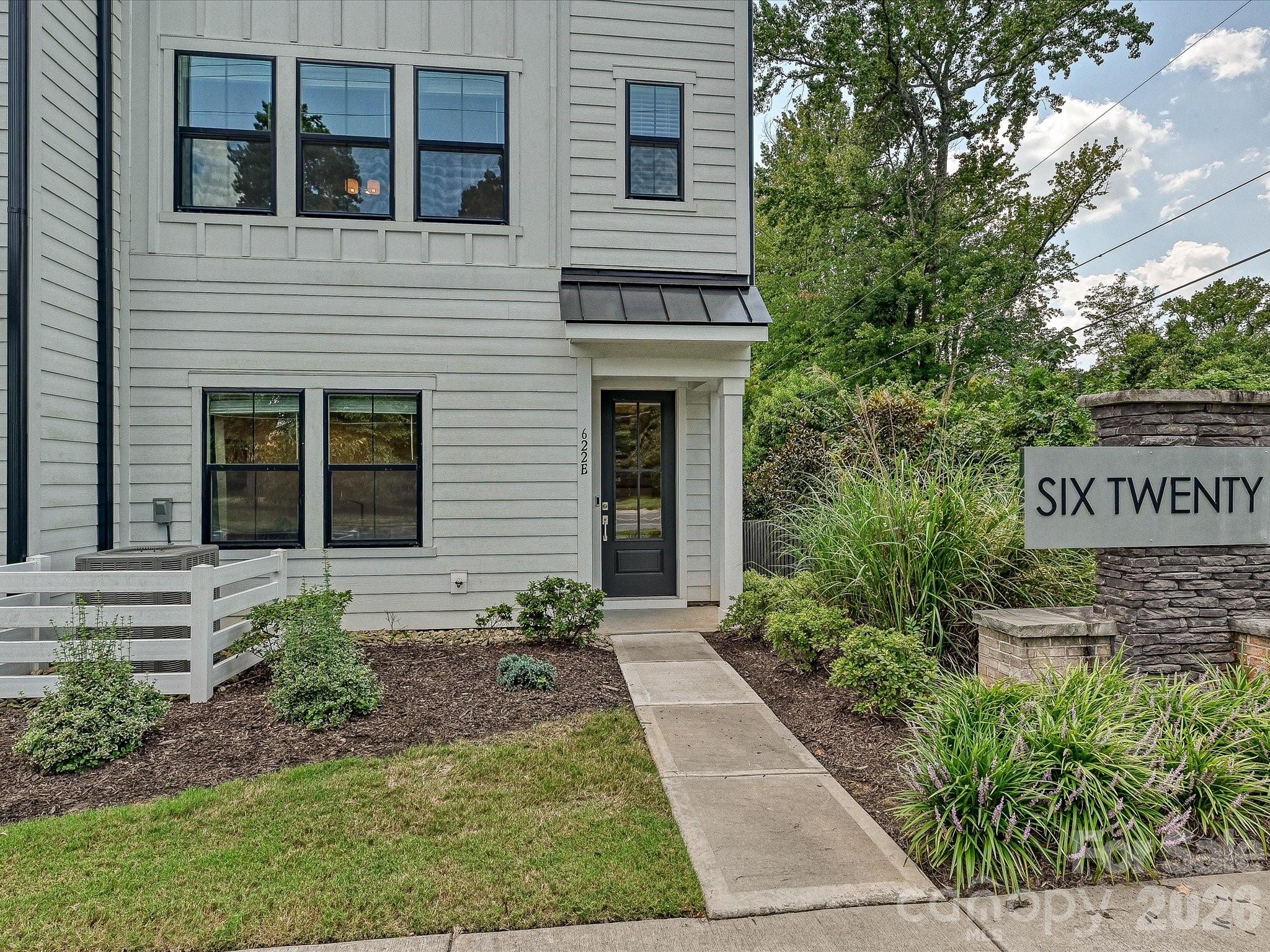 622 E Woodlawn Rd, Charlotte, NC 28209