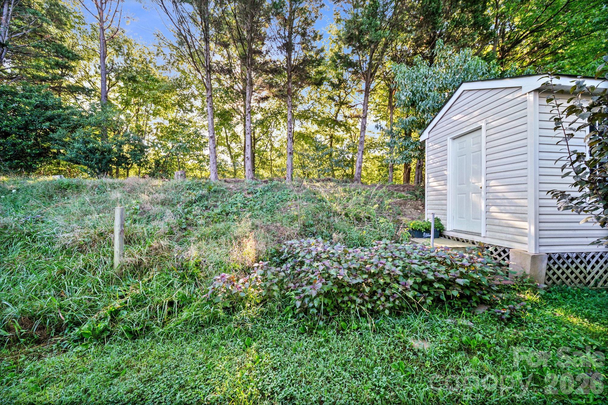 6414 Goldenblush Cir, Charlotte, NC 28269