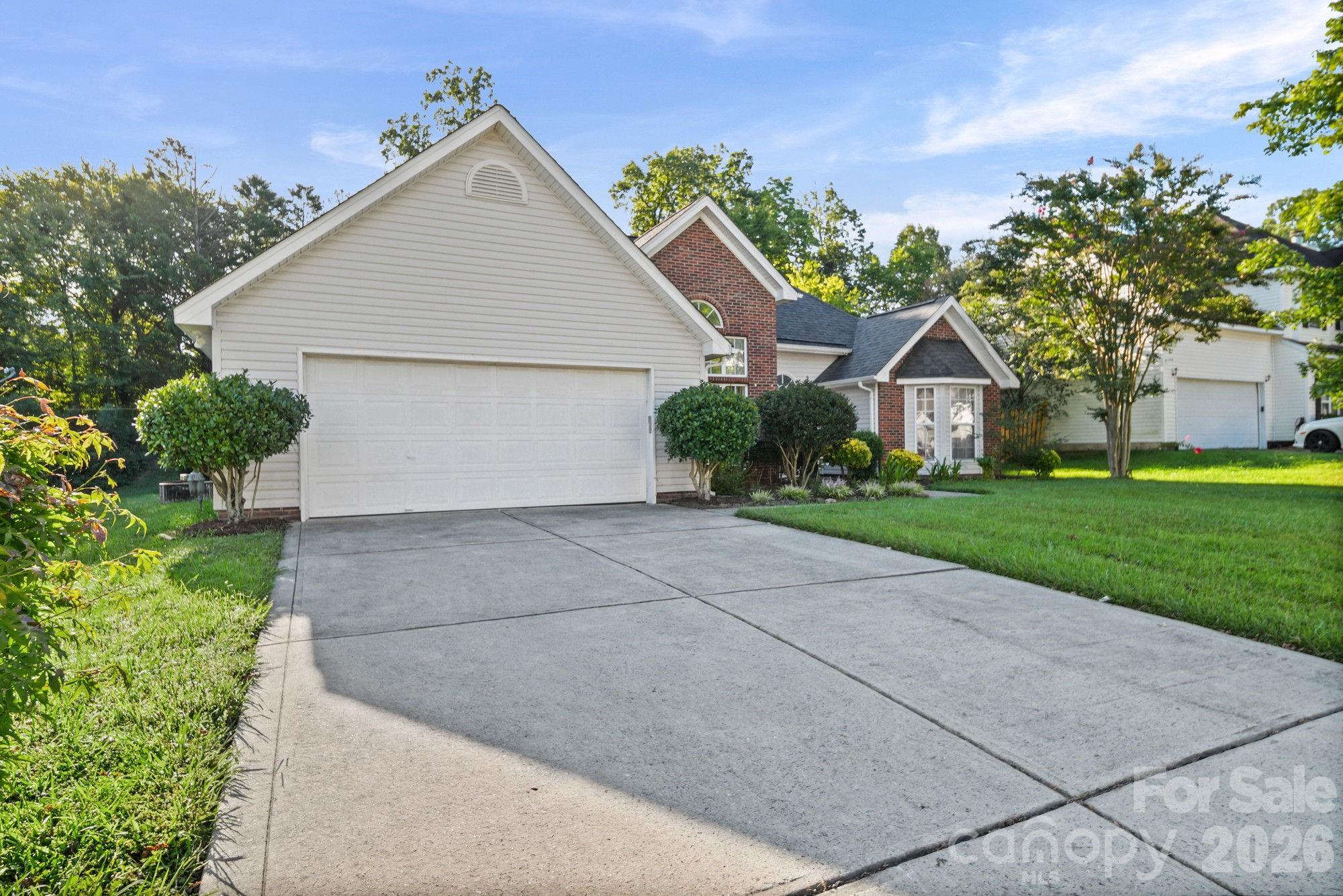 6414 Goldenblush Cir, Charlotte, NC 28269