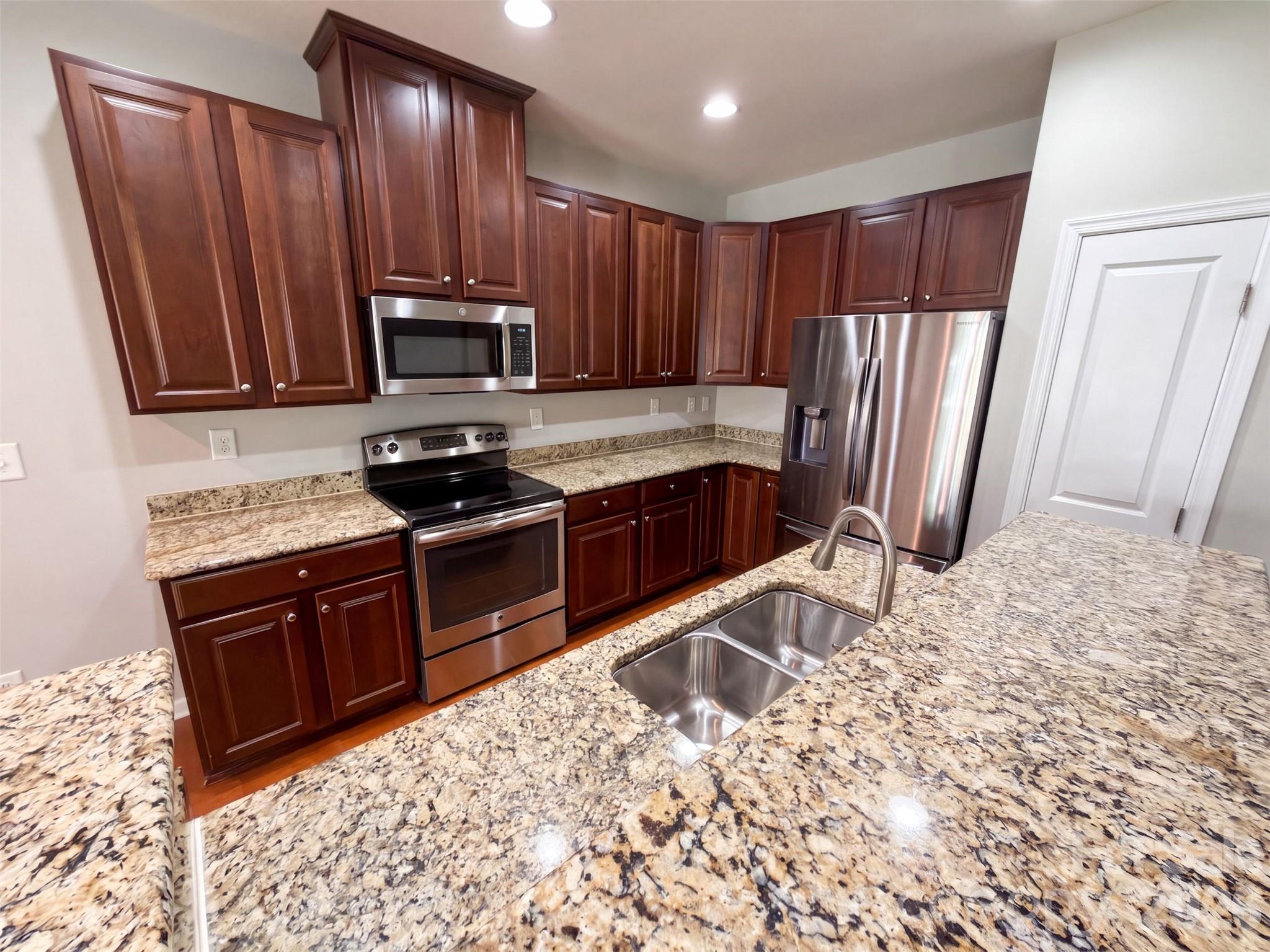 1006 Oakmere Rd, Waxhaw, NC 28173