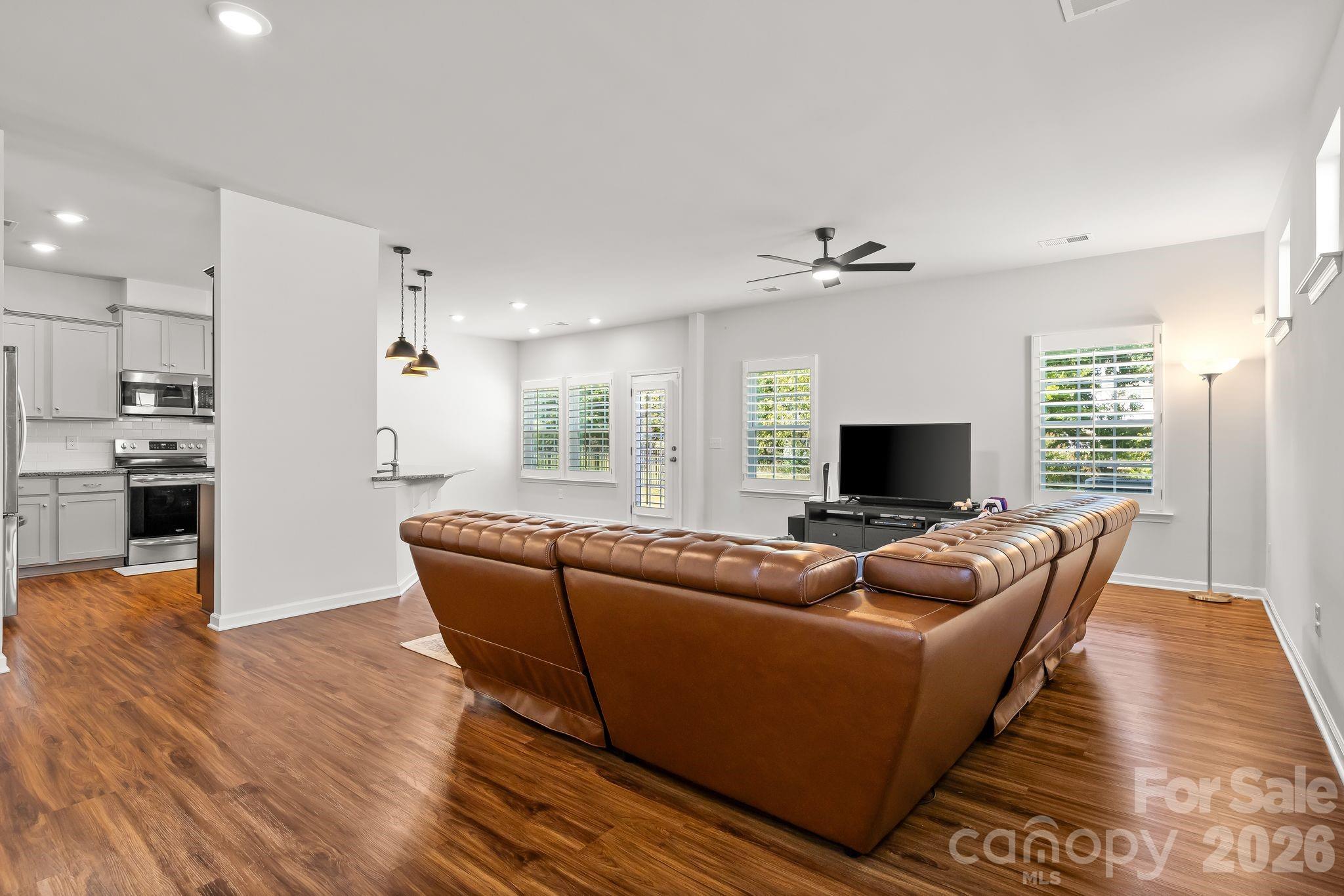 12866 Canterbury Castle Dr, Charlotte, NC 28273