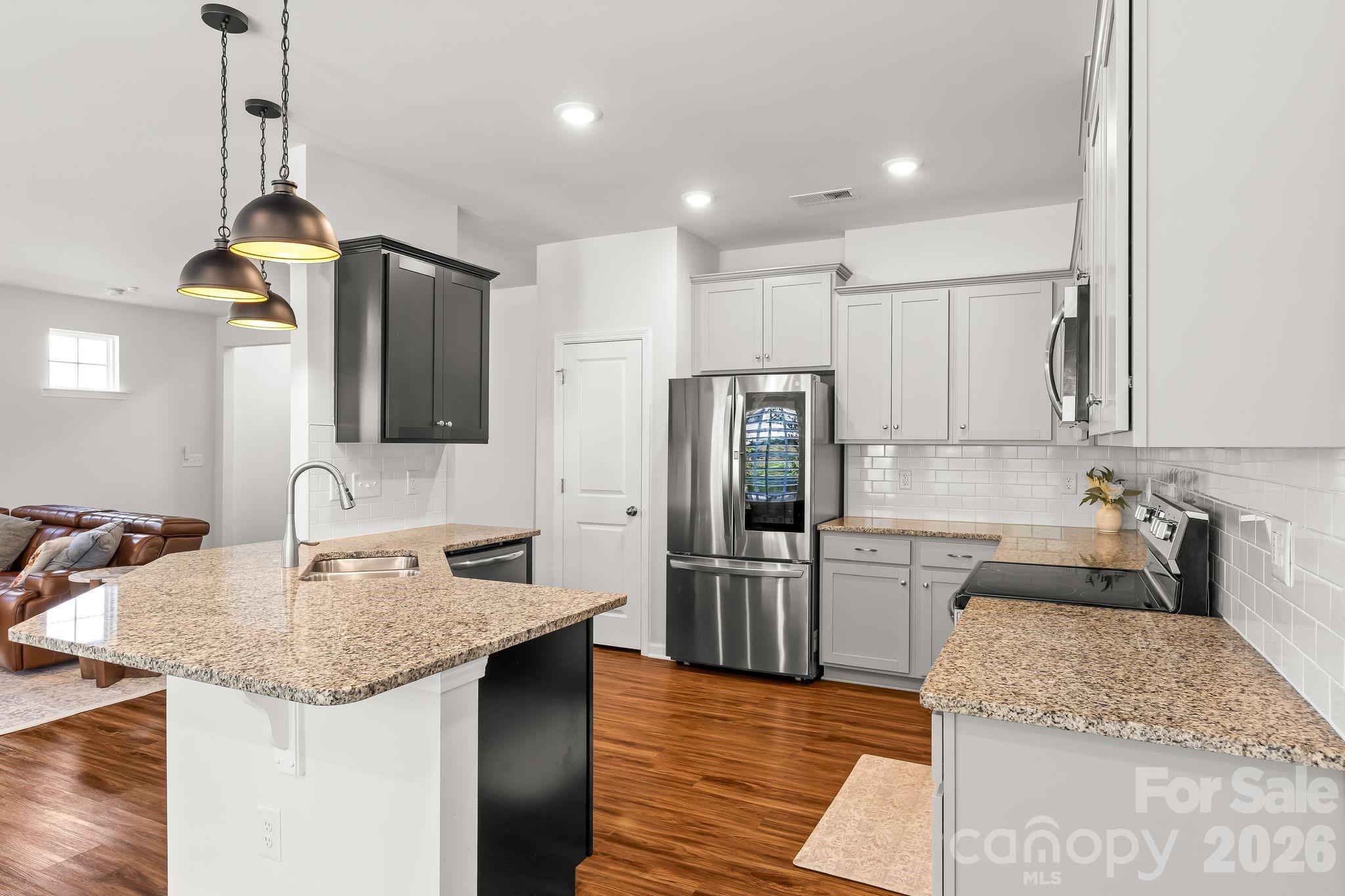 12866 Canterbury Castle Dr, Charlotte, NC 28273