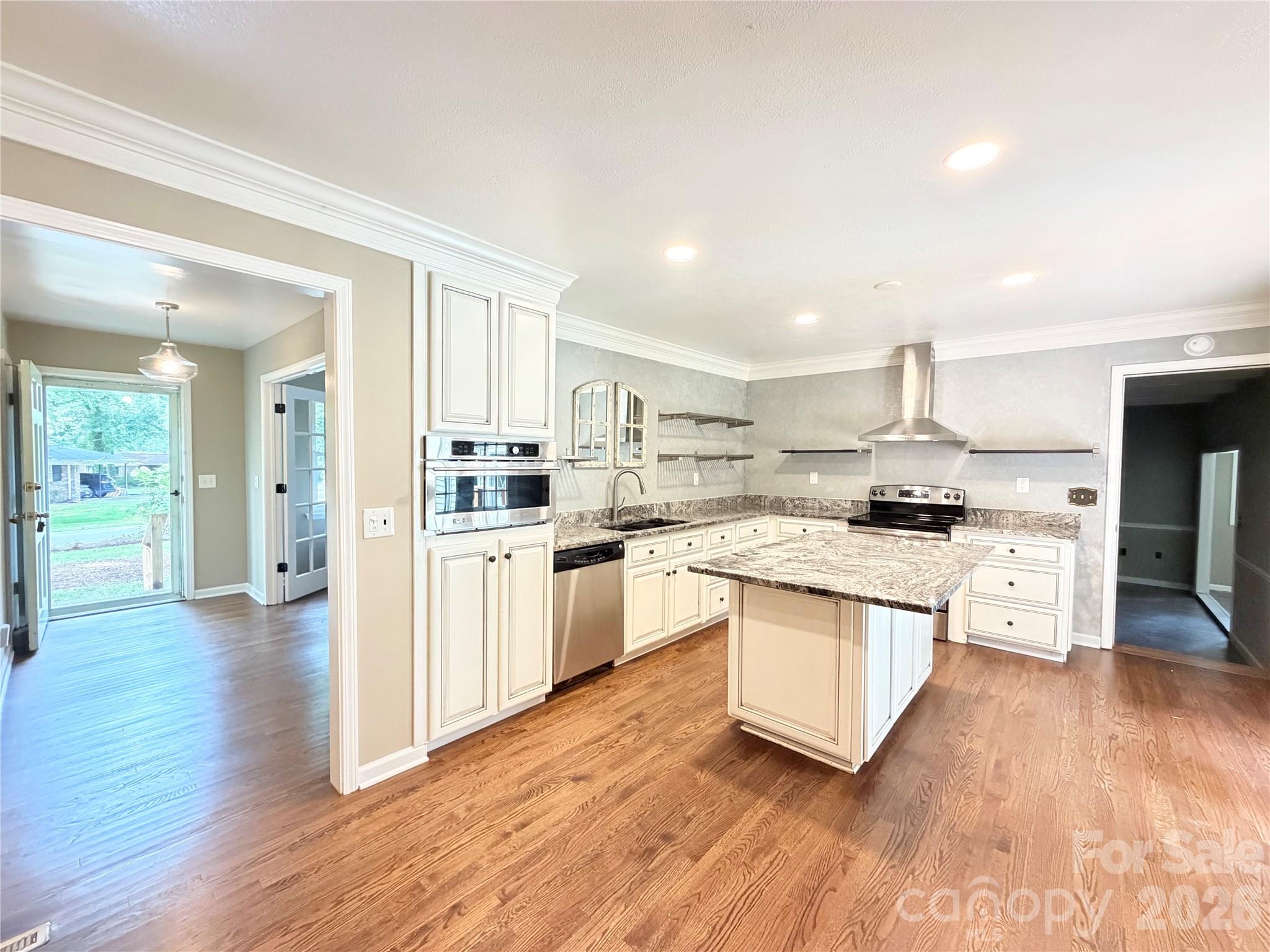 117 Robinson Ave, Matthews, NC 28104