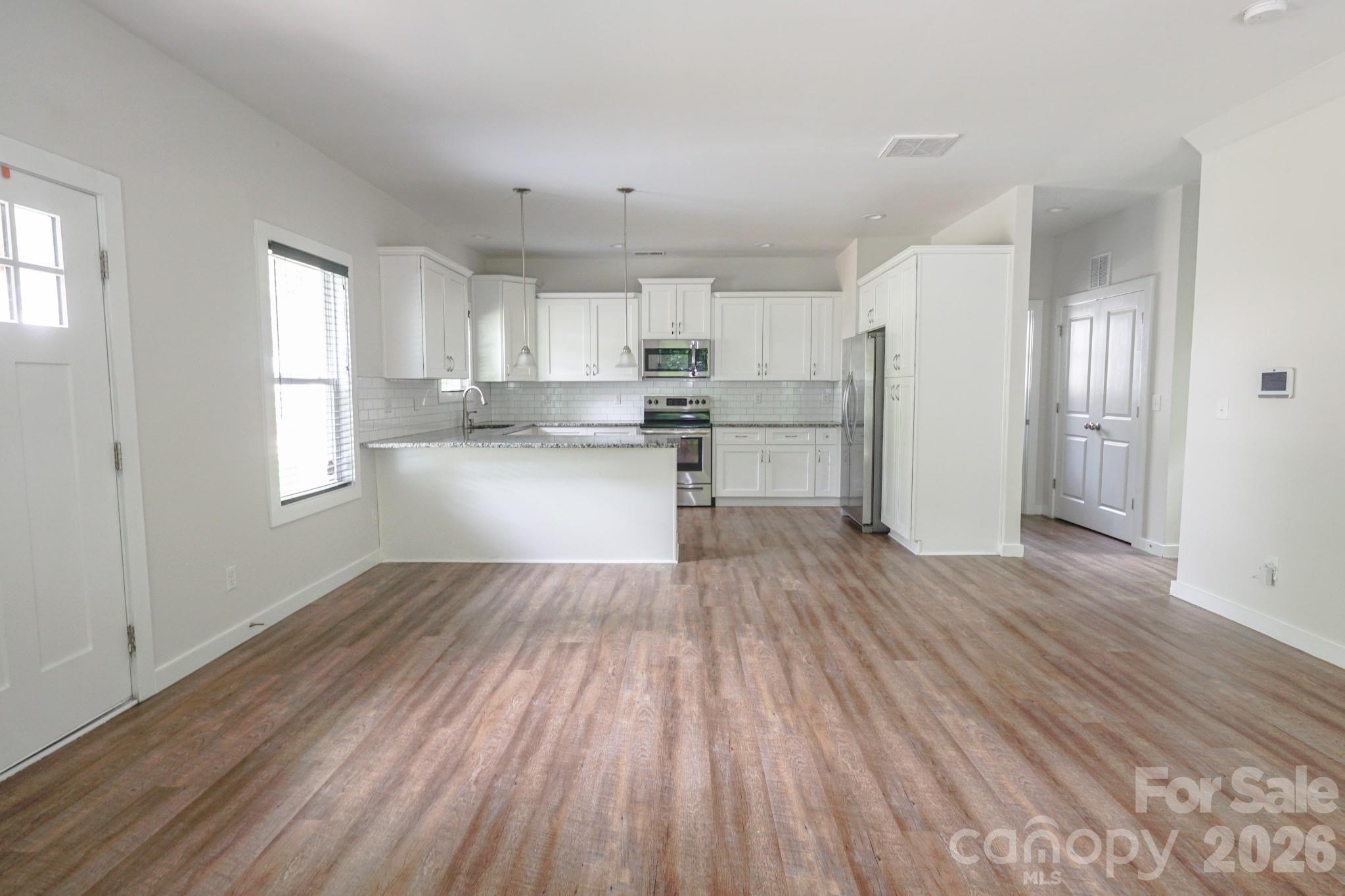 2908 Burgess Dr, Charlotte, NC 28208