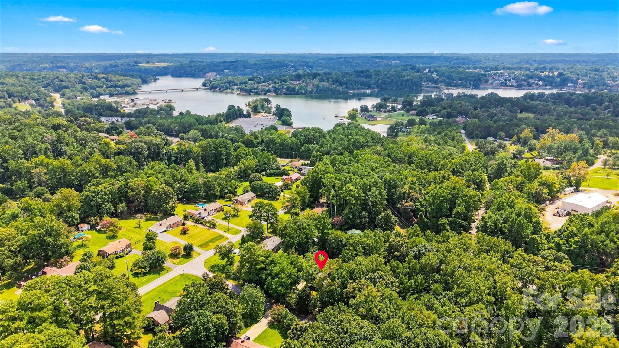 37 Home Place Ln, Hickory, NC 28601