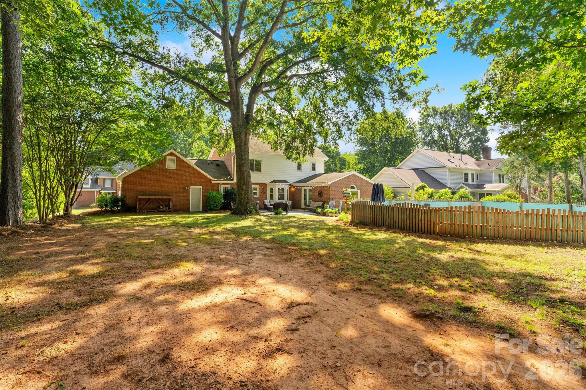 2010 Glendalough Ln, Matthews, NC 28105