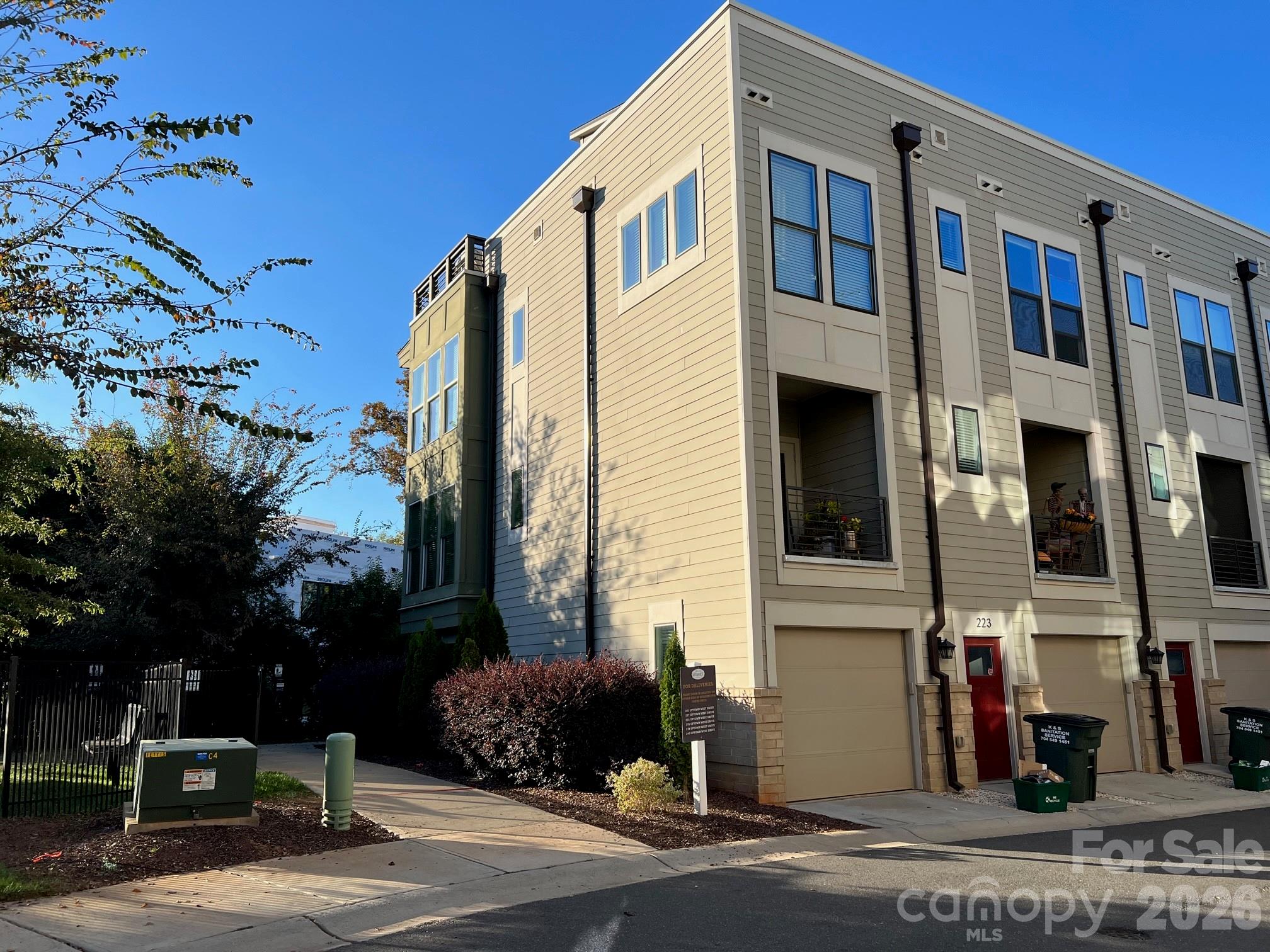 223 Uptown West Dr, Charlotte, NC 28208